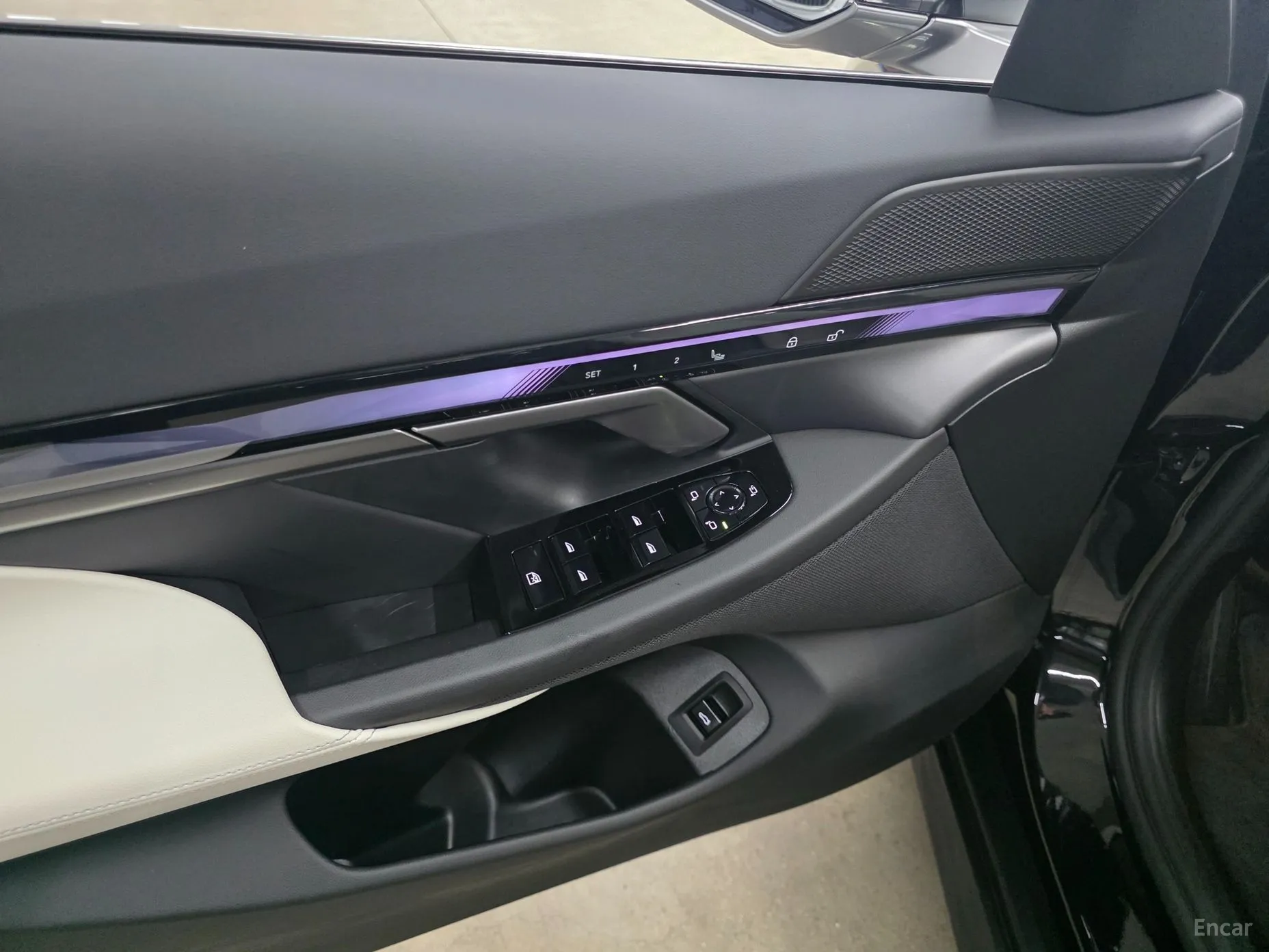 BMW 5 Series (G60) превью 16