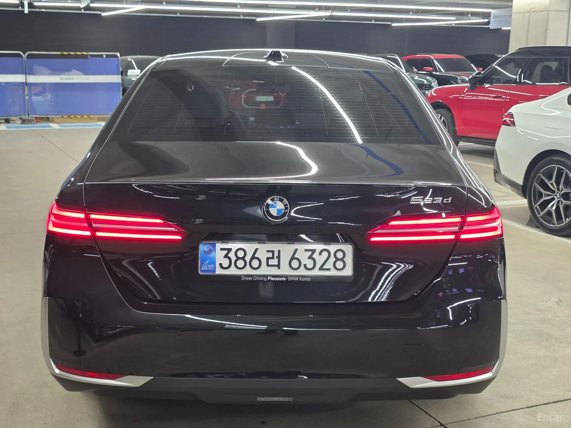 BMW 5 Series (G60) превью 4