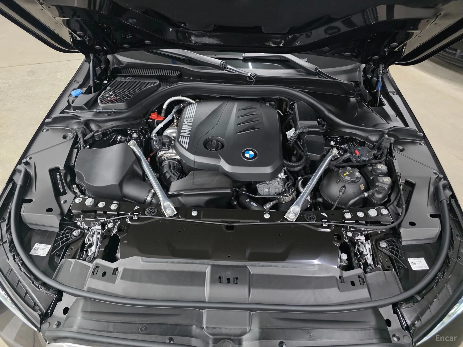 BMW 5 Series (G60) превью 6