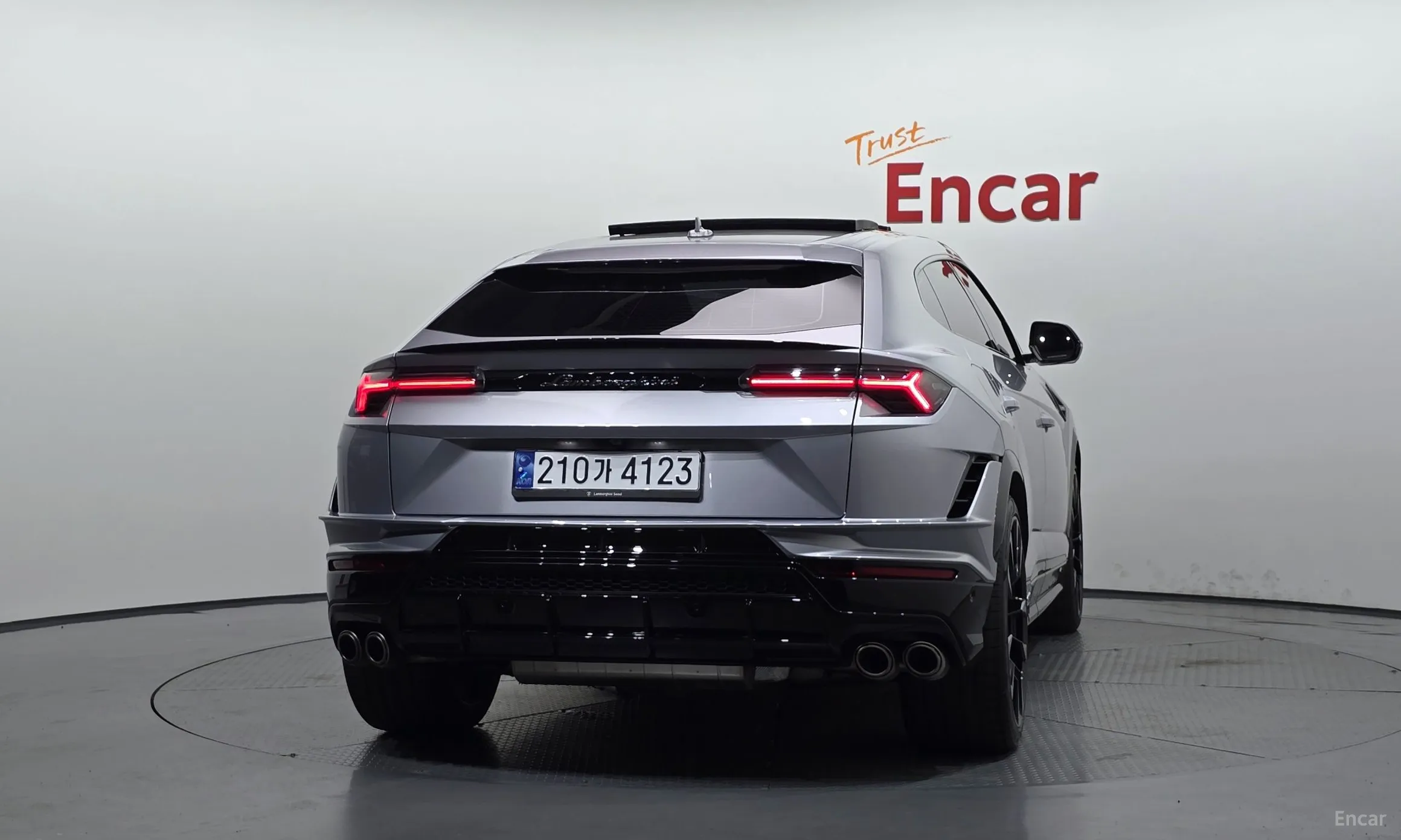 Lamborghini Urus превью 4
