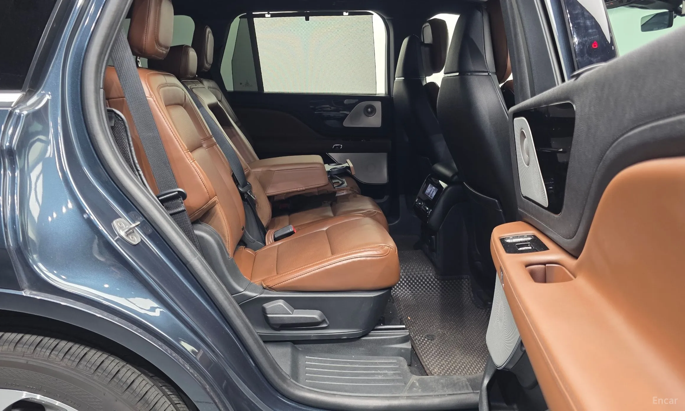 Lincoln Aviator 2nd Generation превью 12