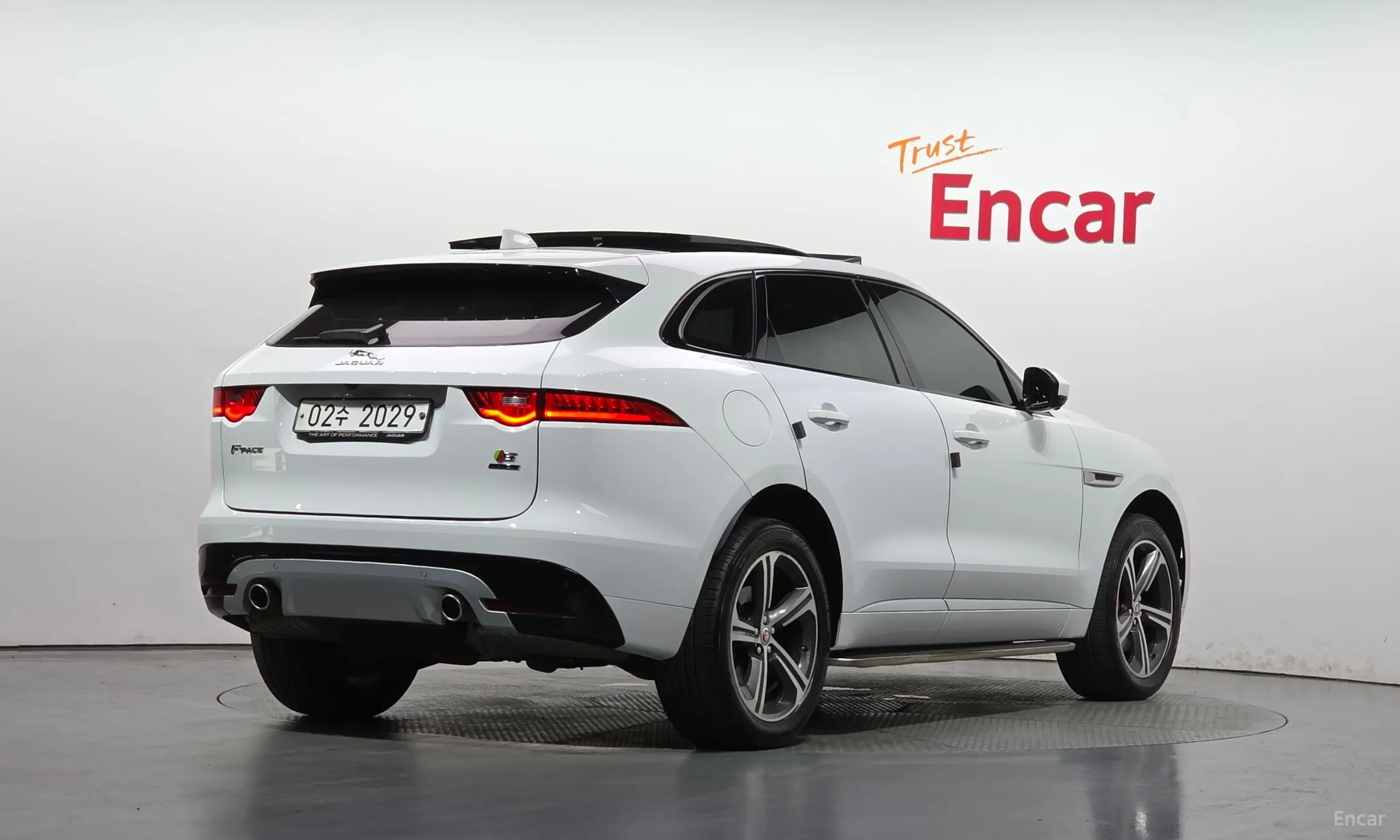 Jaguar F-PACE