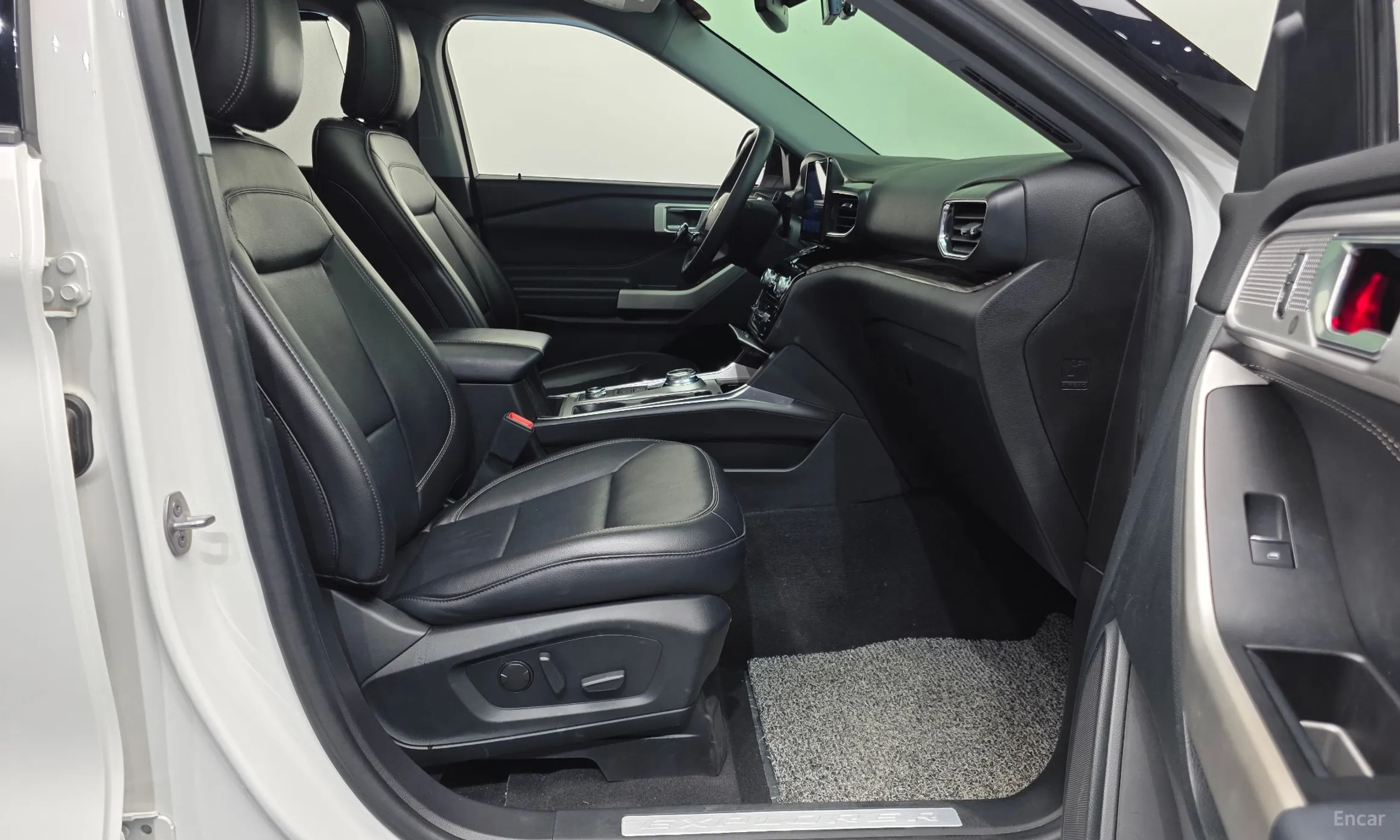 Ford Explorer 6th Generation превью 12