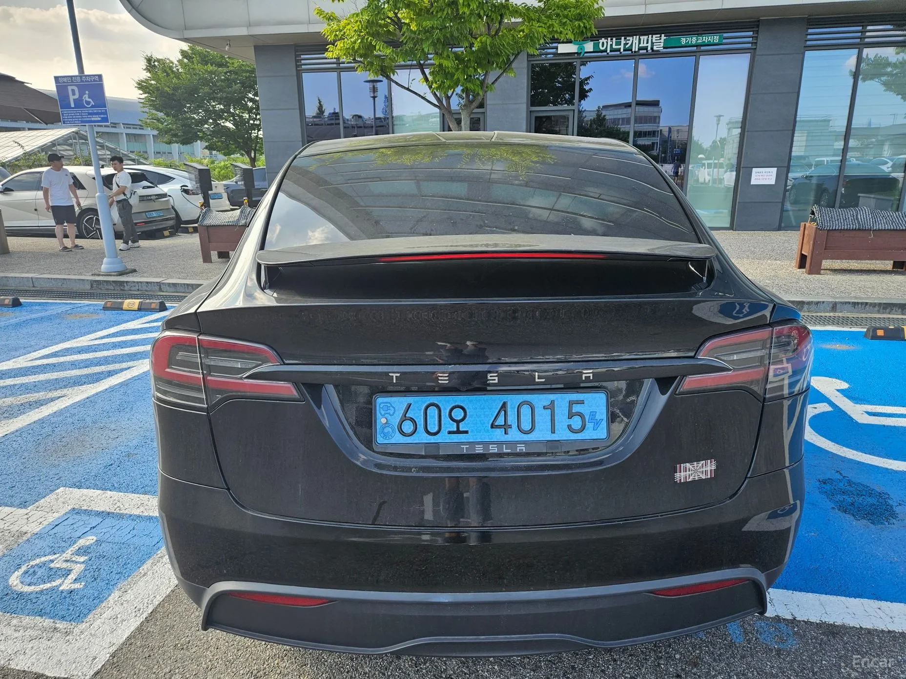 Tesla Model X превью 4