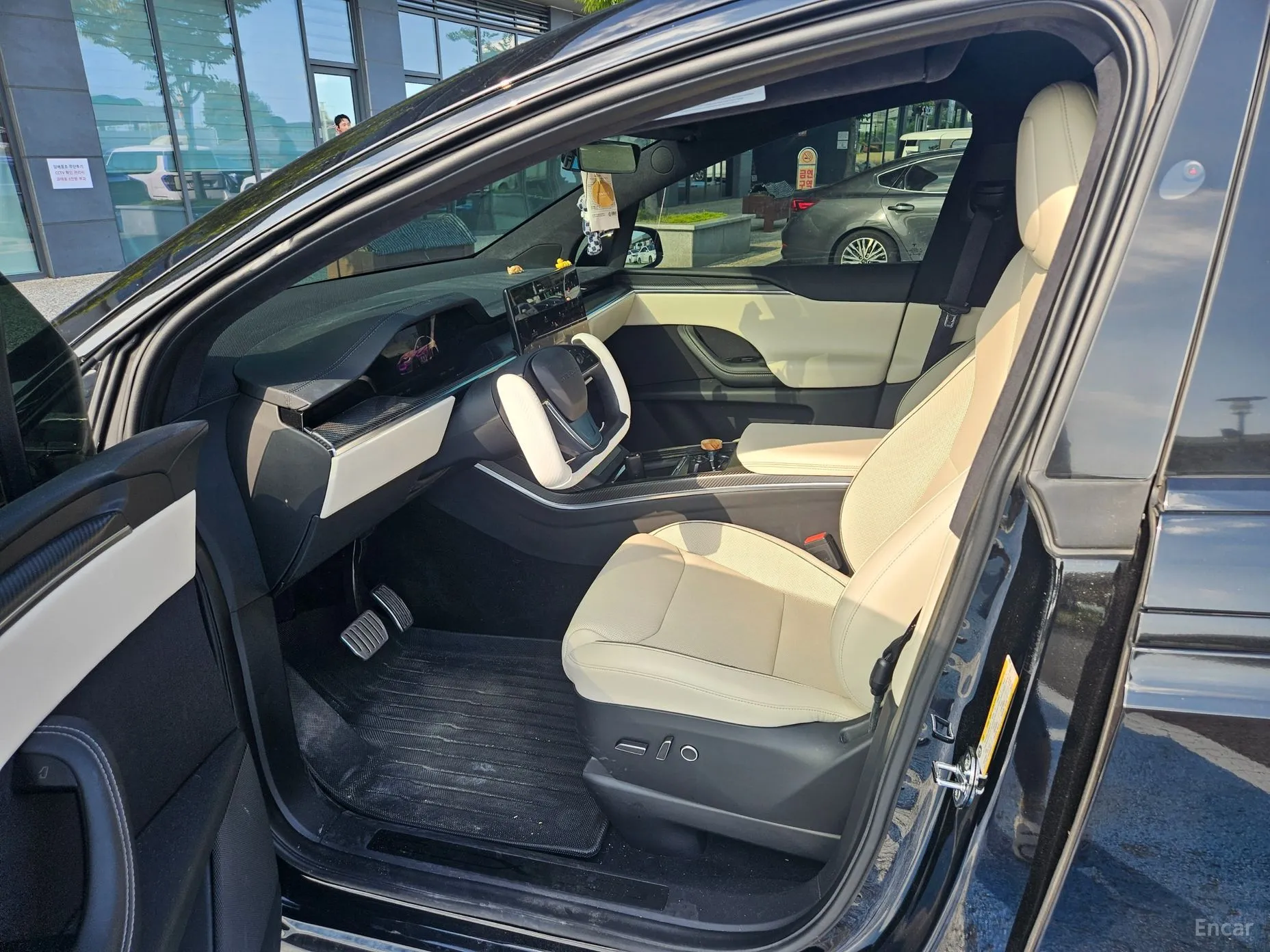 Tesla Model X превью 5
