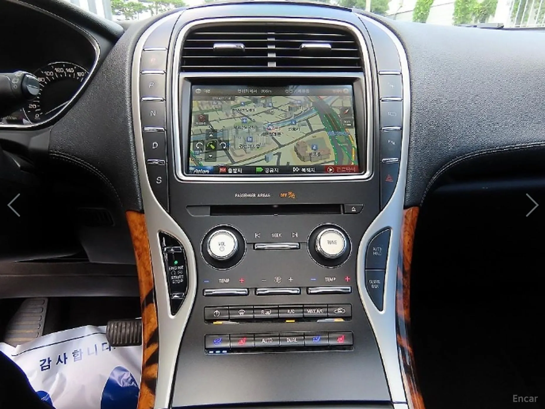 Lincoln MKX 2nd Generation превью 12