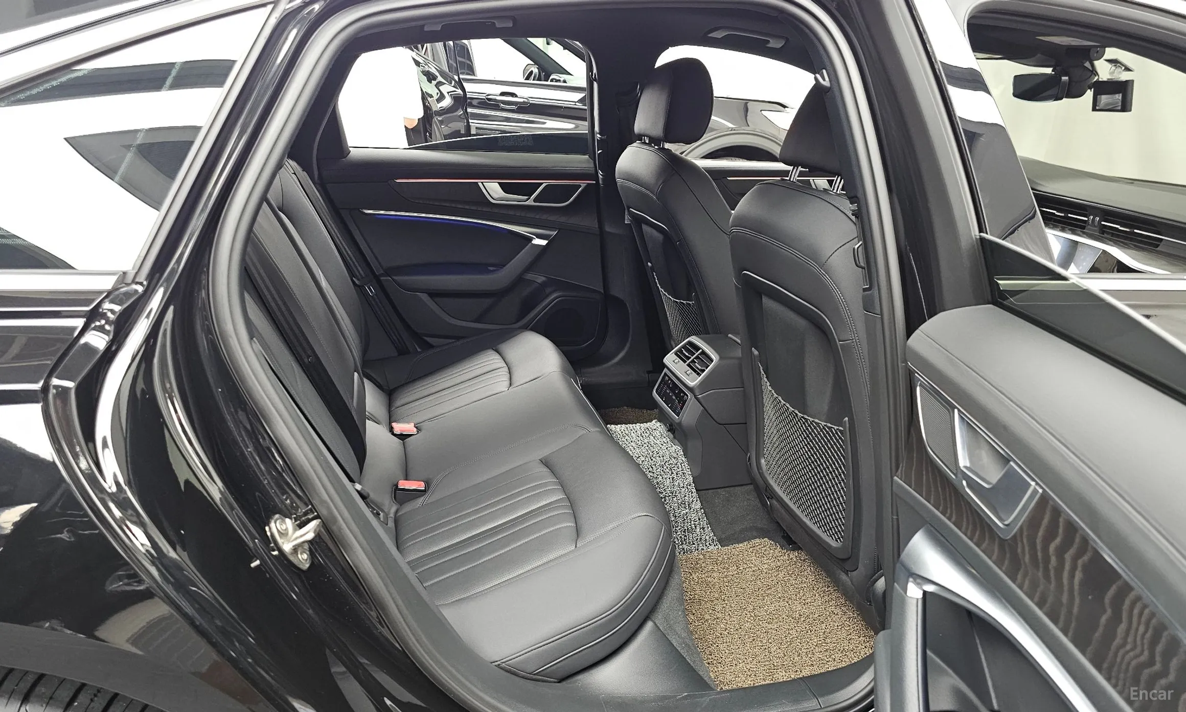 Audi A6 (C8) превью 12