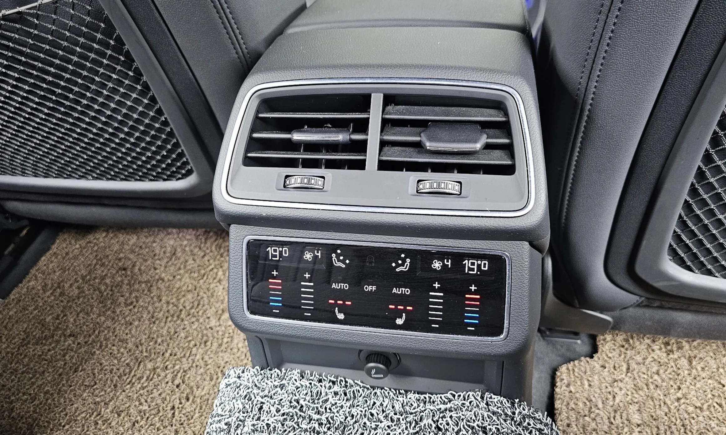 Audi A6 (C8) превью 19