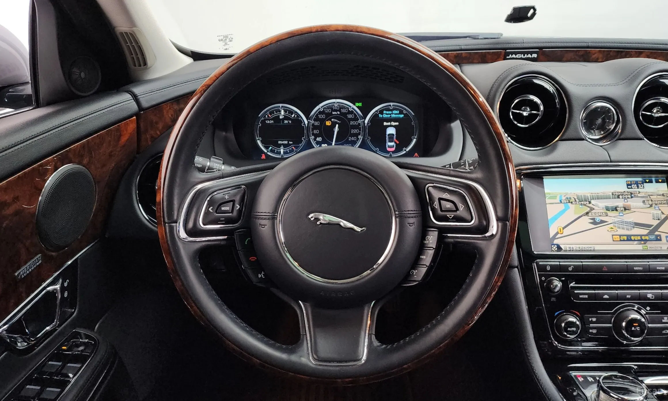 Jaguar All New XJ превью 13