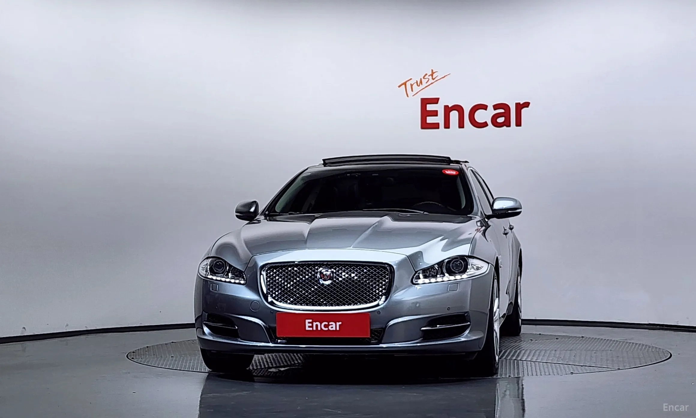 Jaguar All New XJ превью 3