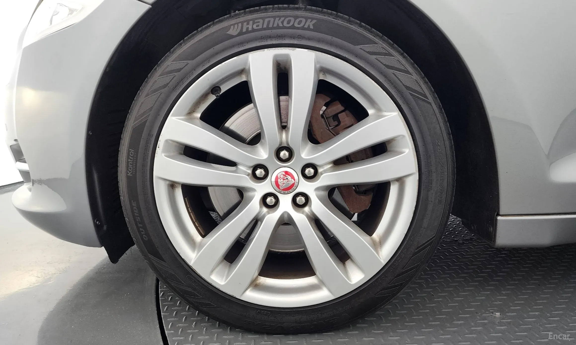 Jaguar All New XJ превью 5
