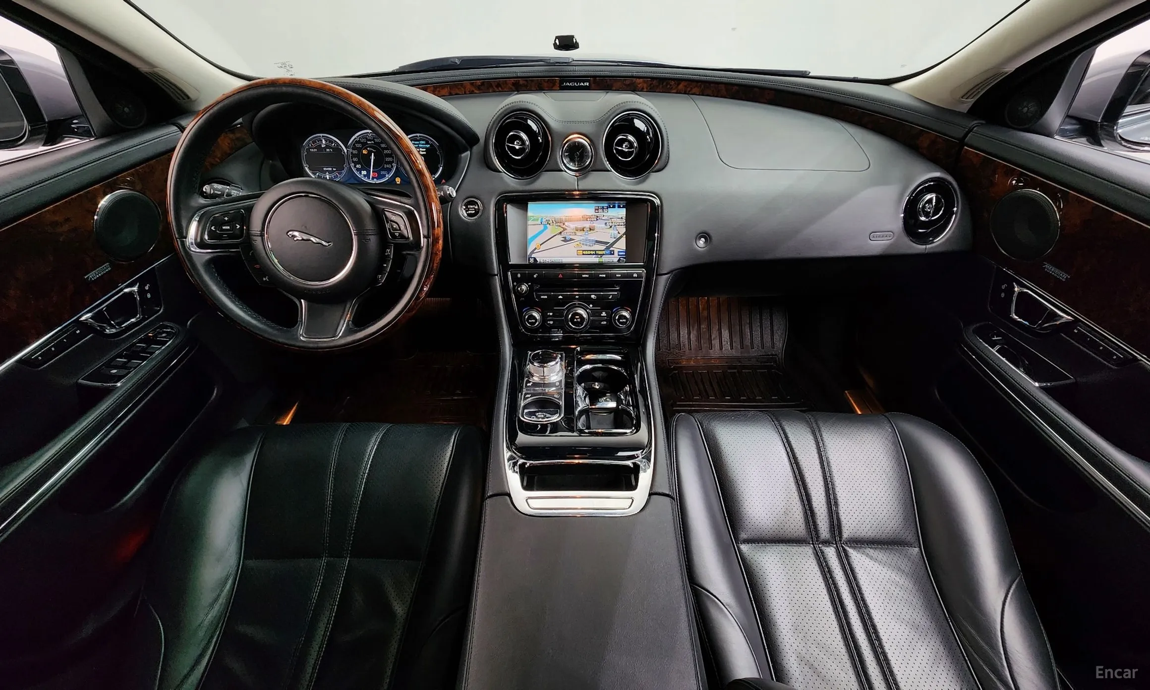Jaguar All New XJ превью 7