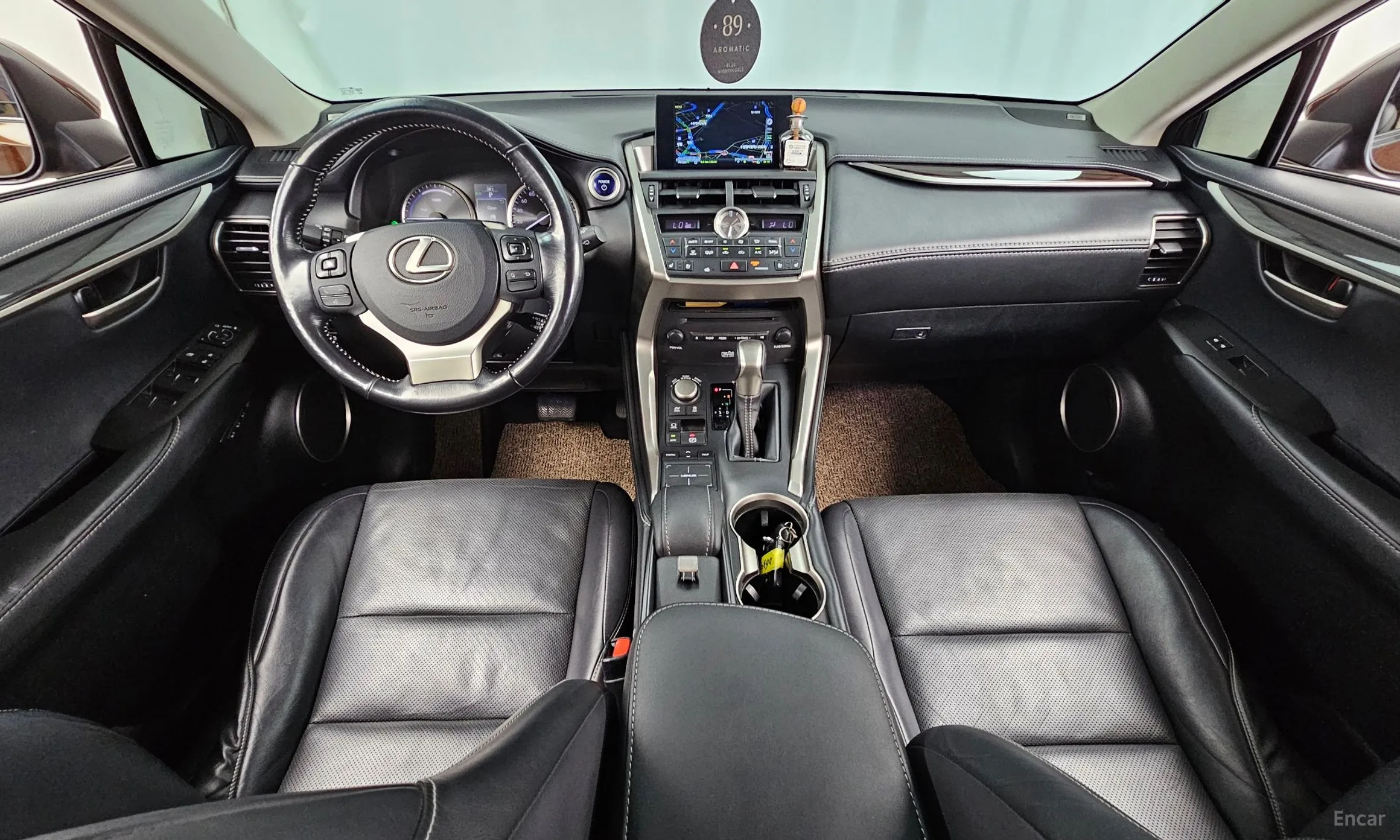 Lexus NX300h превью 7