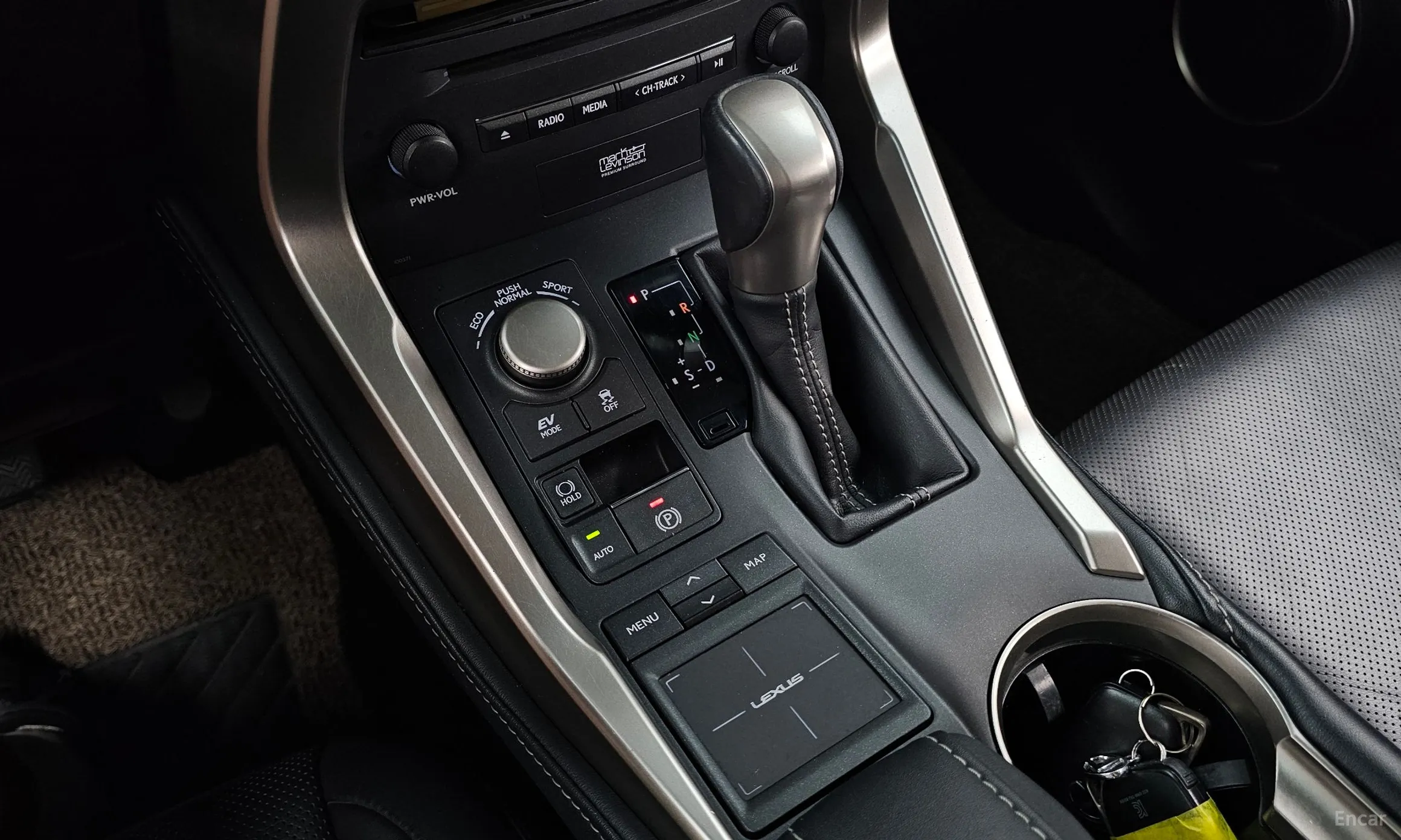 Lexus NX300h превью 9