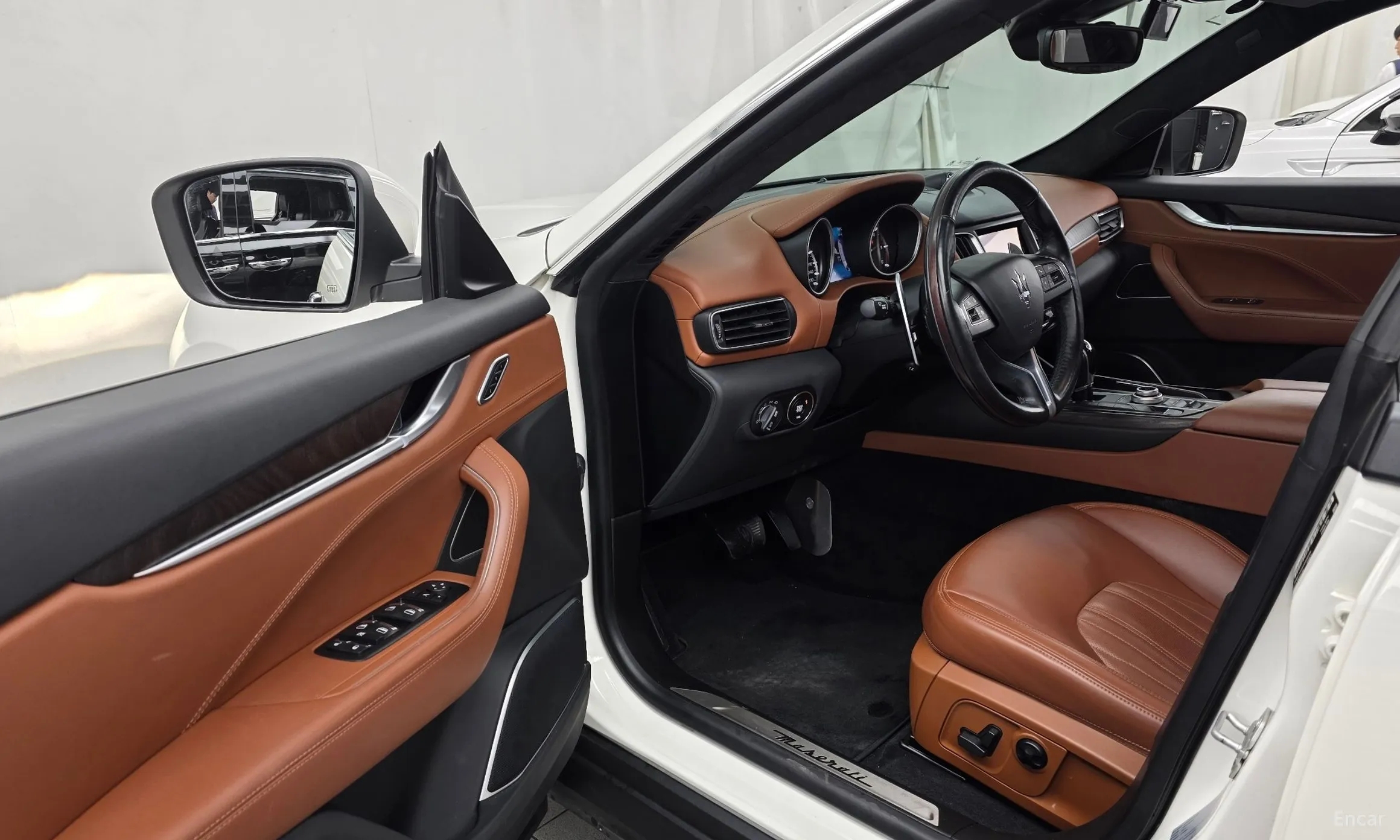 Maserati Levante превью 10