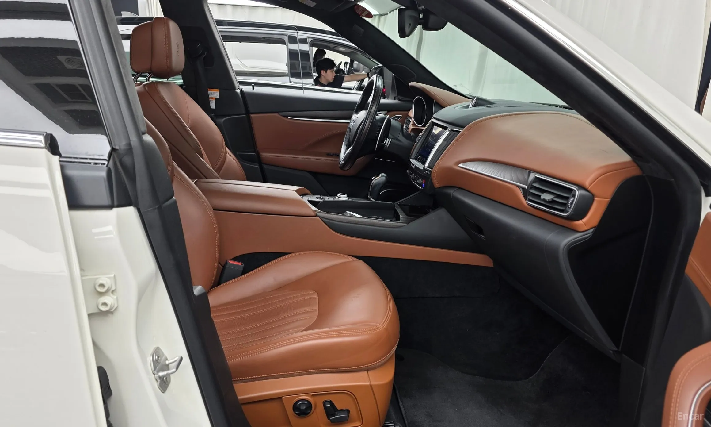 Maserati Levante превью 11