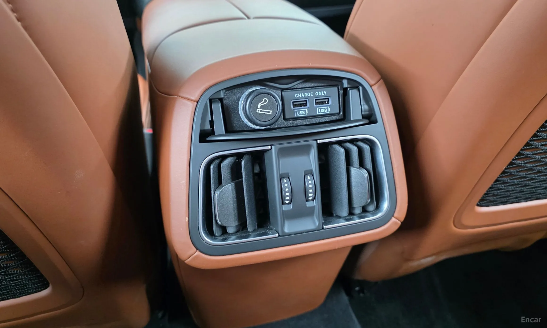 Maserati Levante превью 18