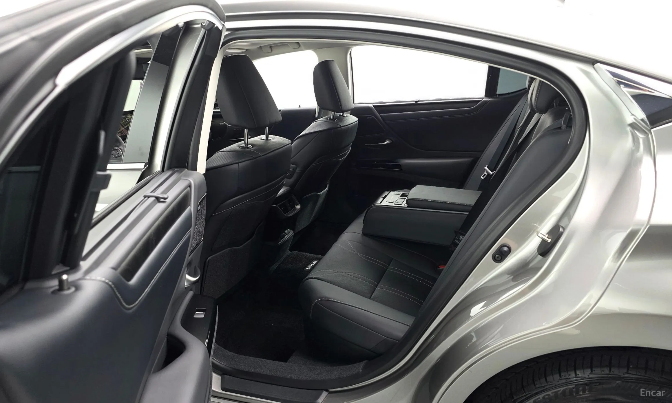 Lexus ES300h 7th Generation превью 12