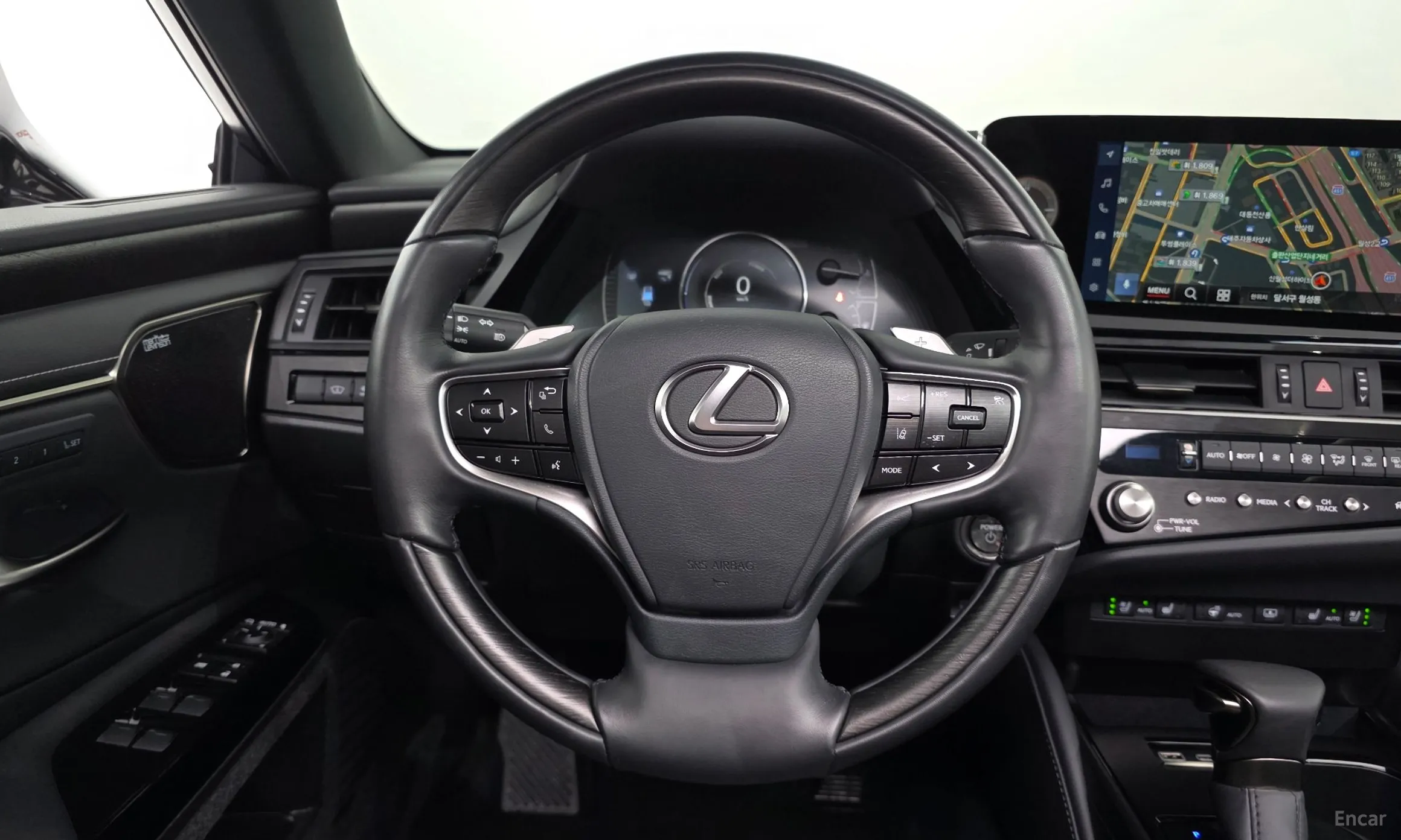 Lexus ES300h 7th Generation превью 13