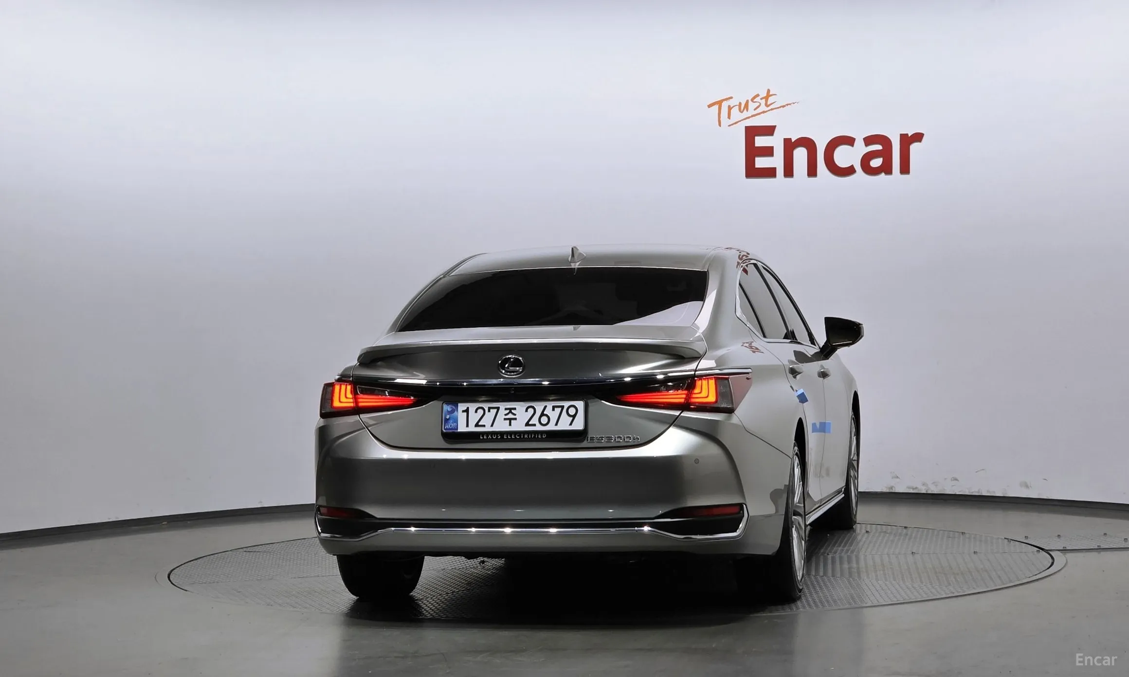 Lexus ES300h 7th Generation превью 4