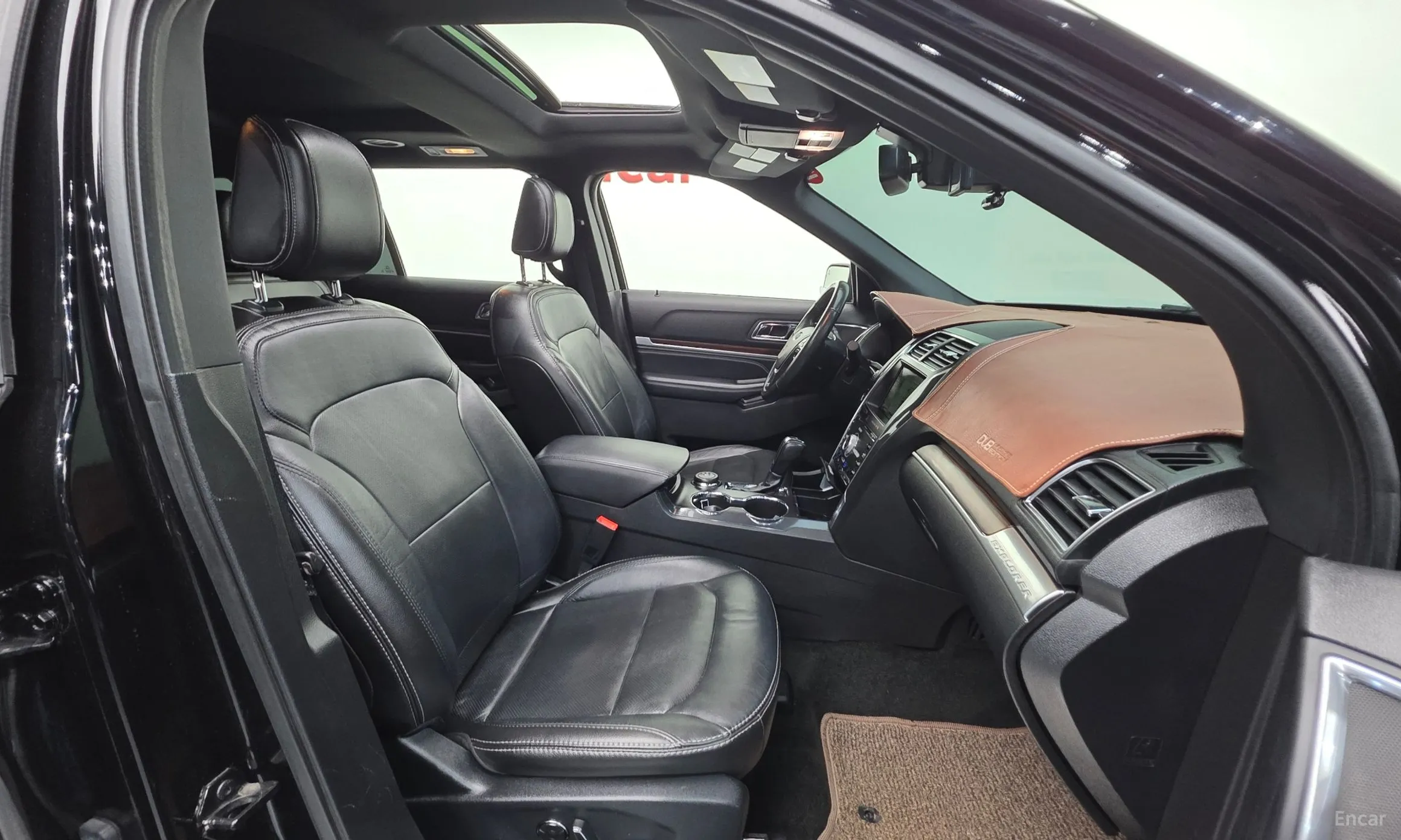 Ford Explorer превью 10