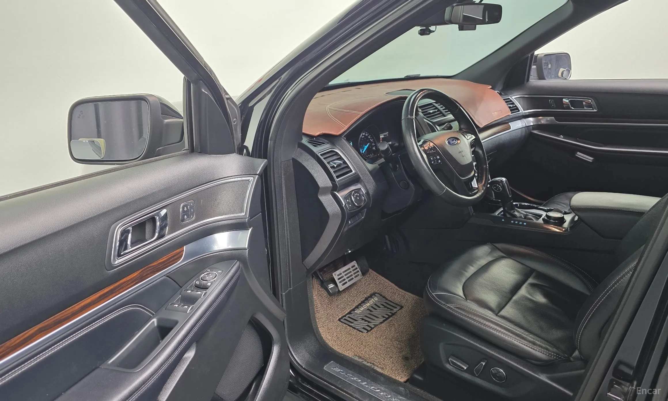 Ford Explorer превью 12