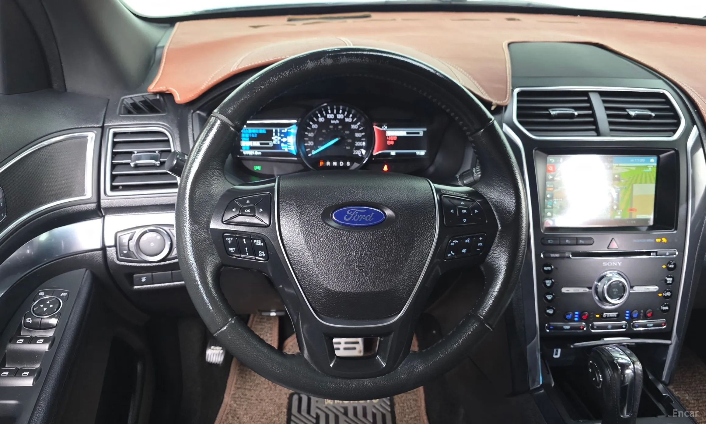 Ford Explorer превью 13
