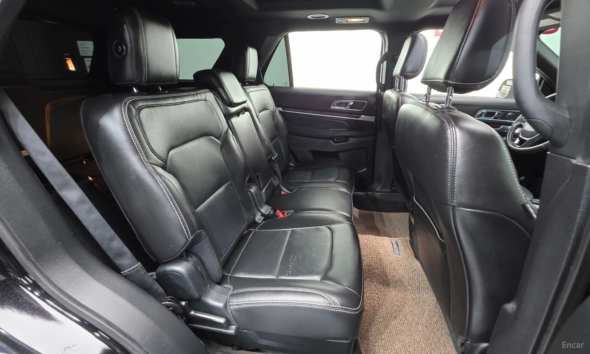 Ford Explorer превью 19