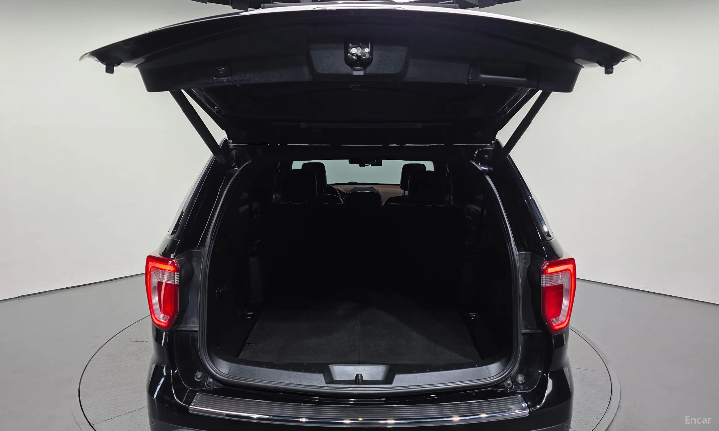 Ford Explorer превью 20