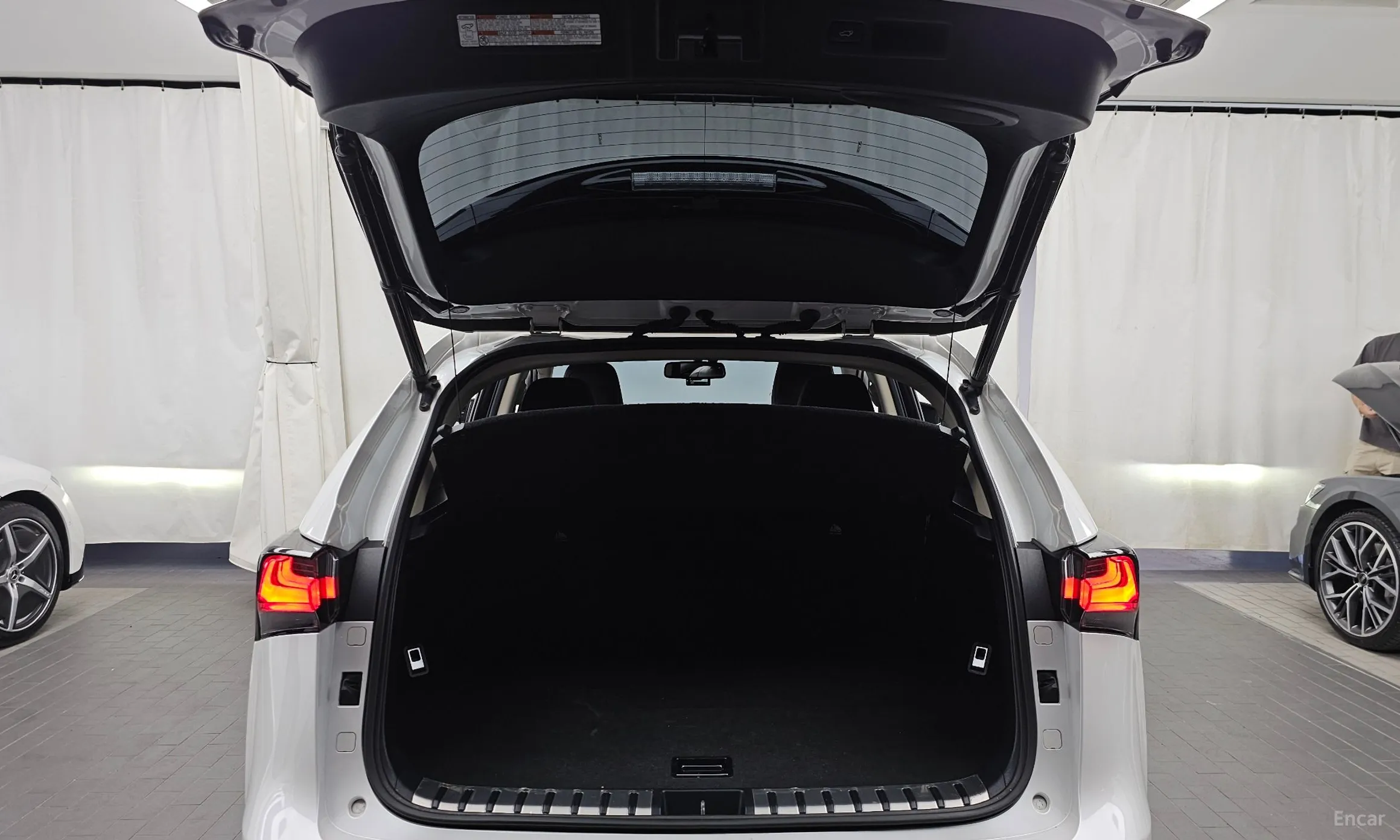 Lexus NX300h превью 20