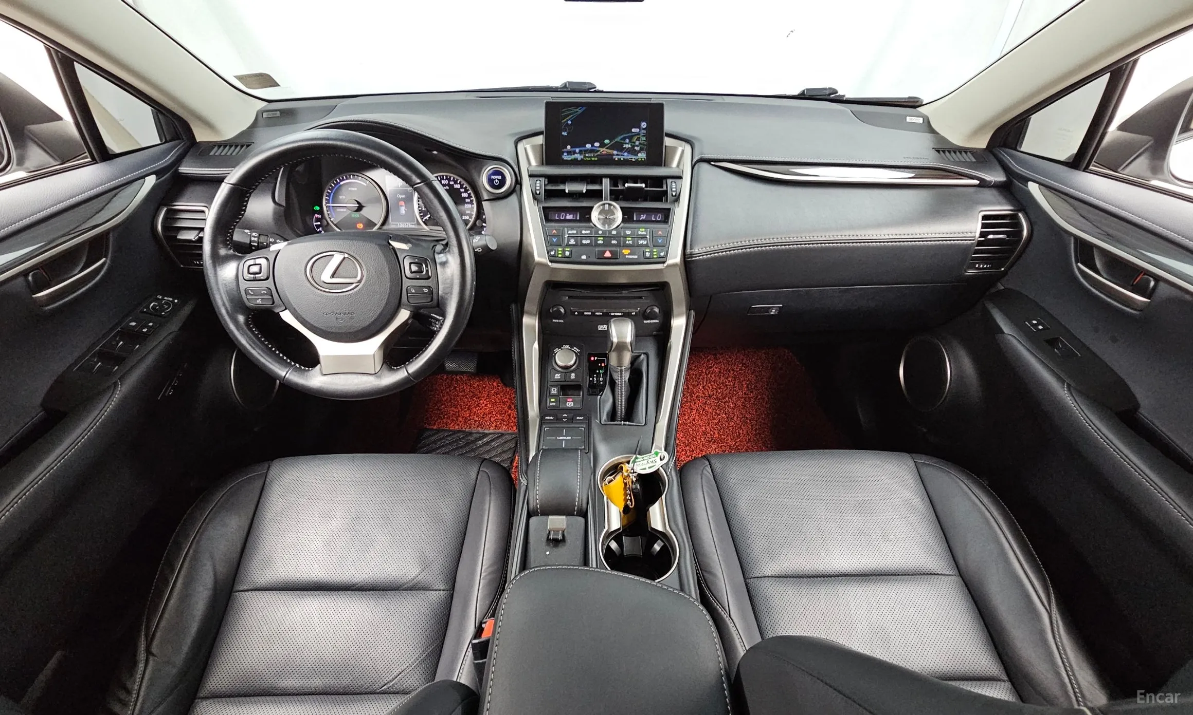 Lexus NX300h превью 7