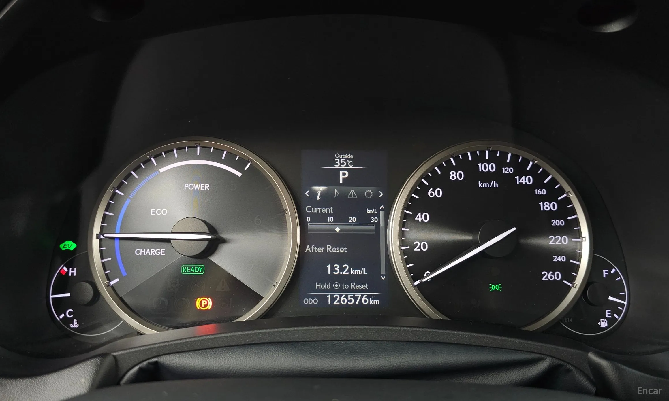 Lexus NX300h превью 8