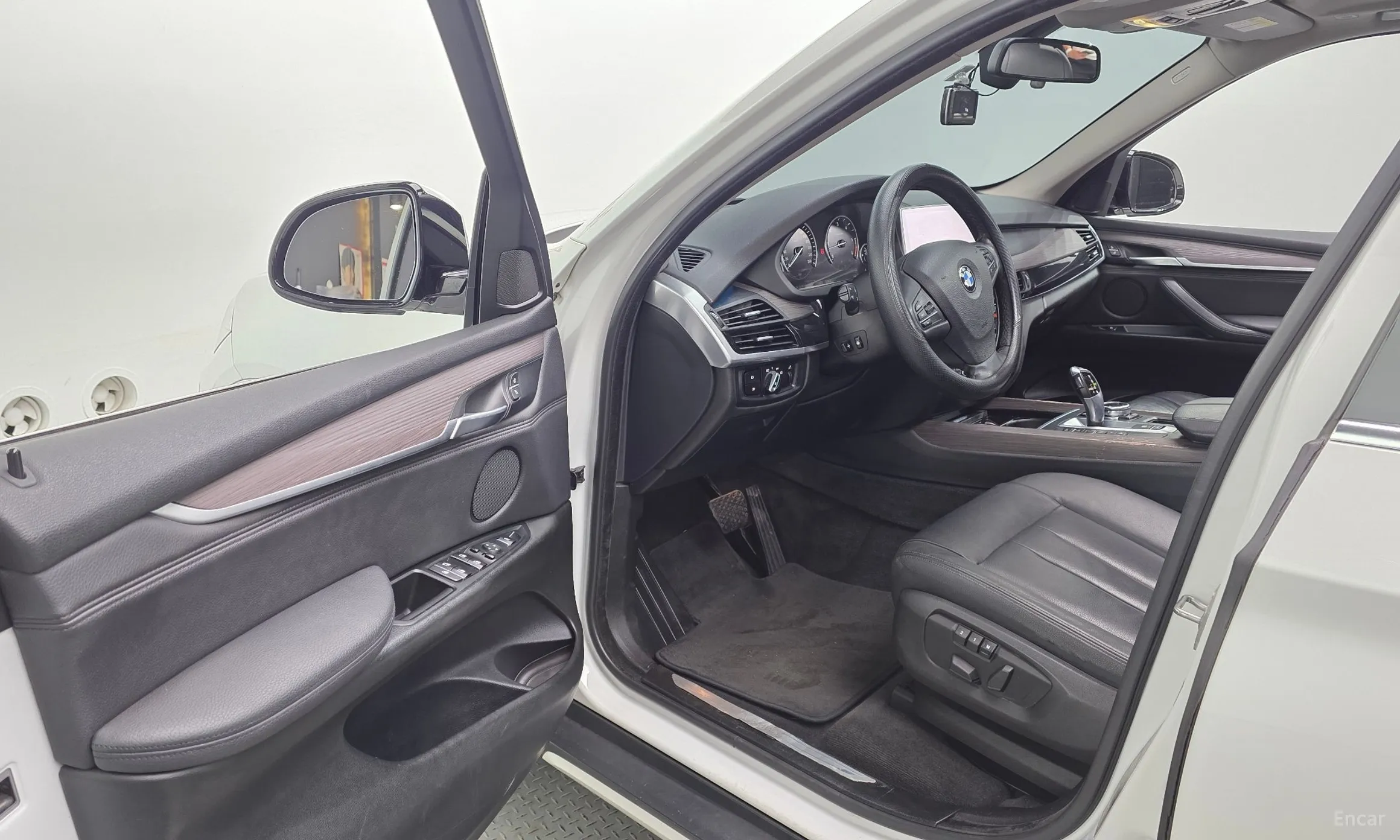 BMW X5 (F15) превью 10