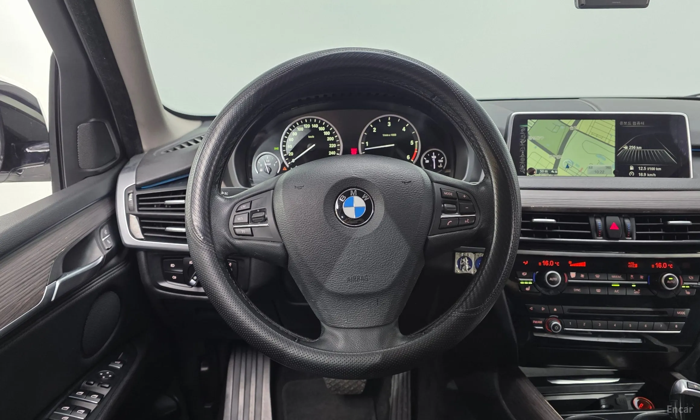 BMW X5 (F15) превью 13