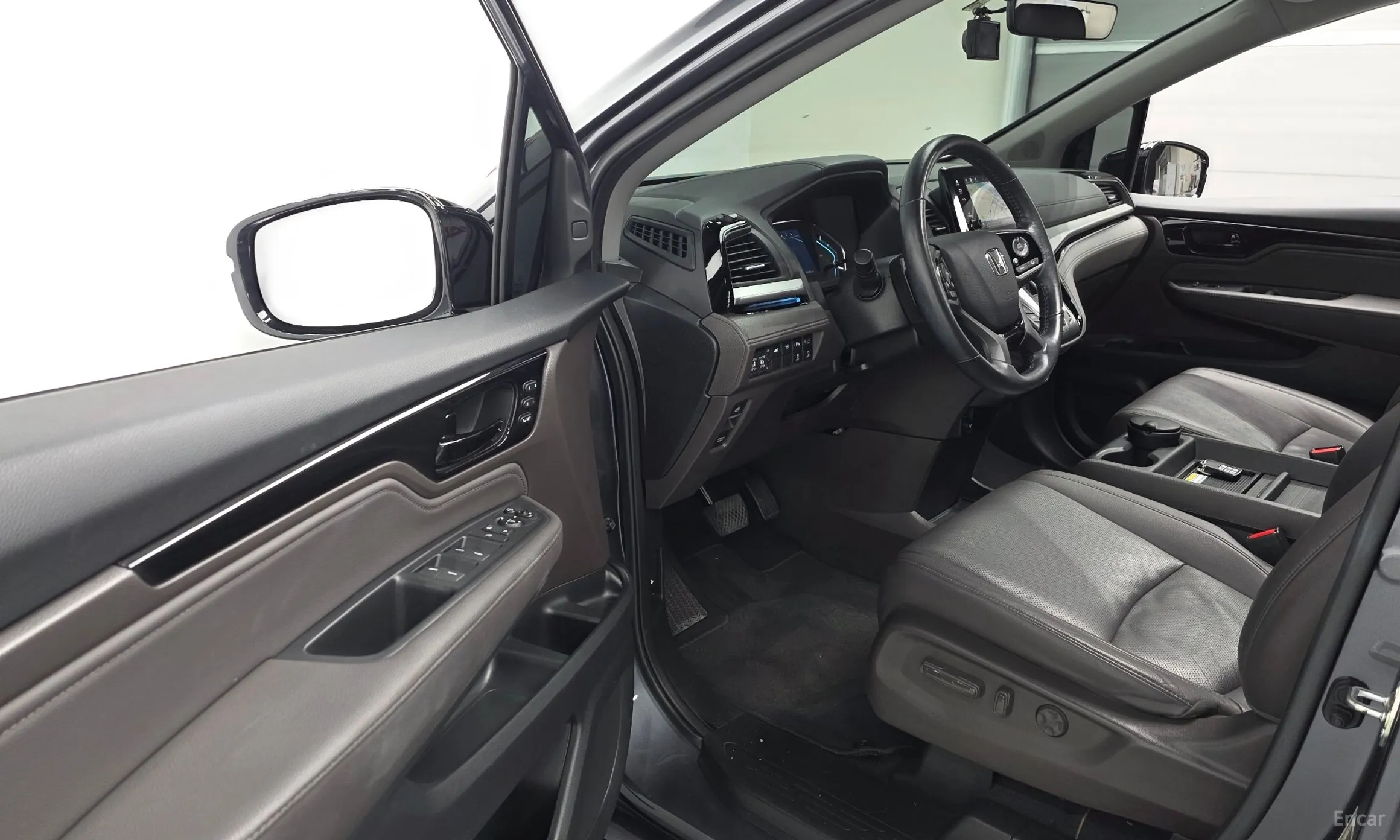 Honda Odyssey превью 10