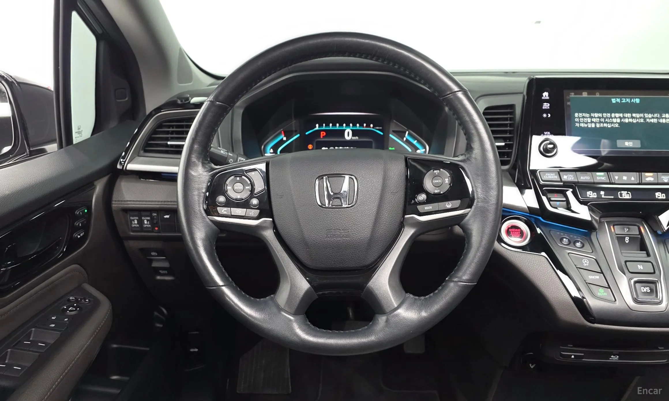 Honda Odyssey превью 12