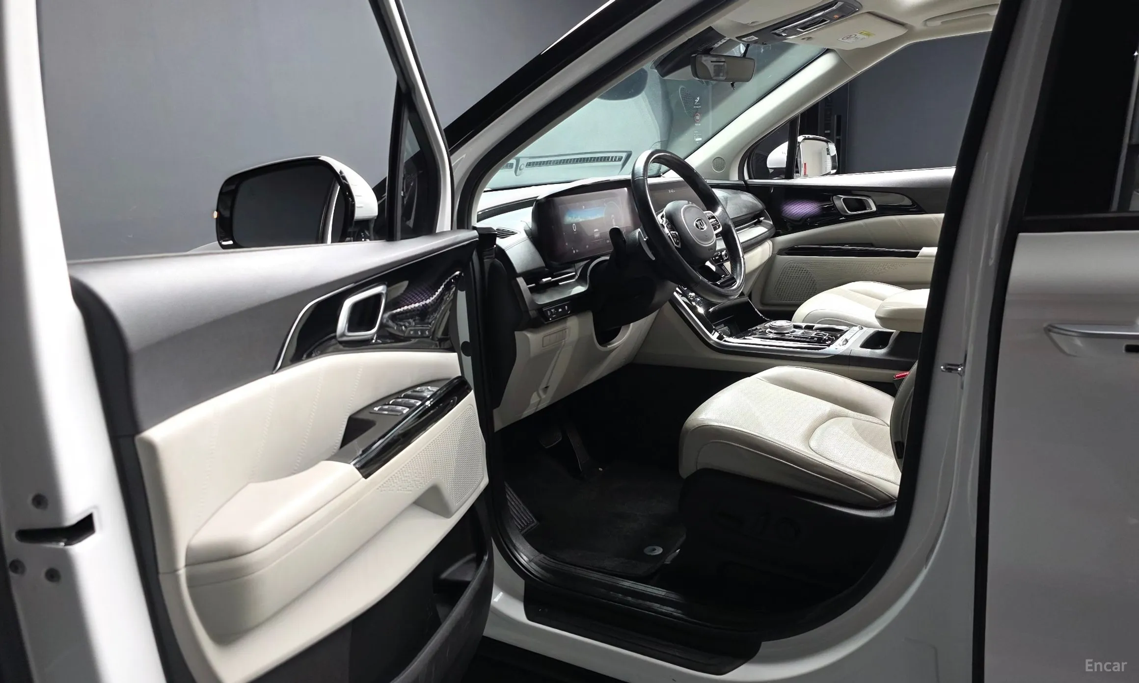Kia Carnival Gen 4 превью 10