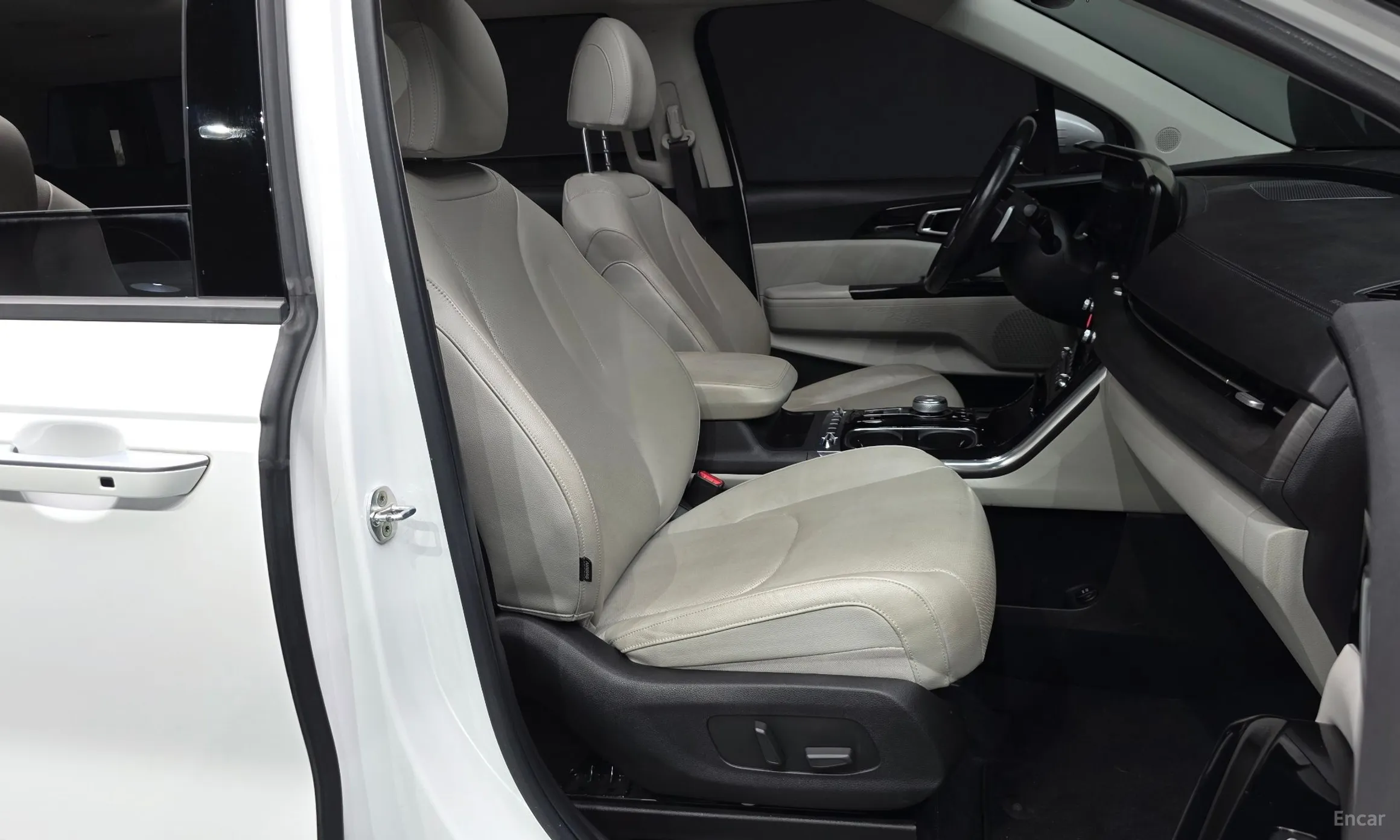 Kia Carnival Gen 4 превью 11