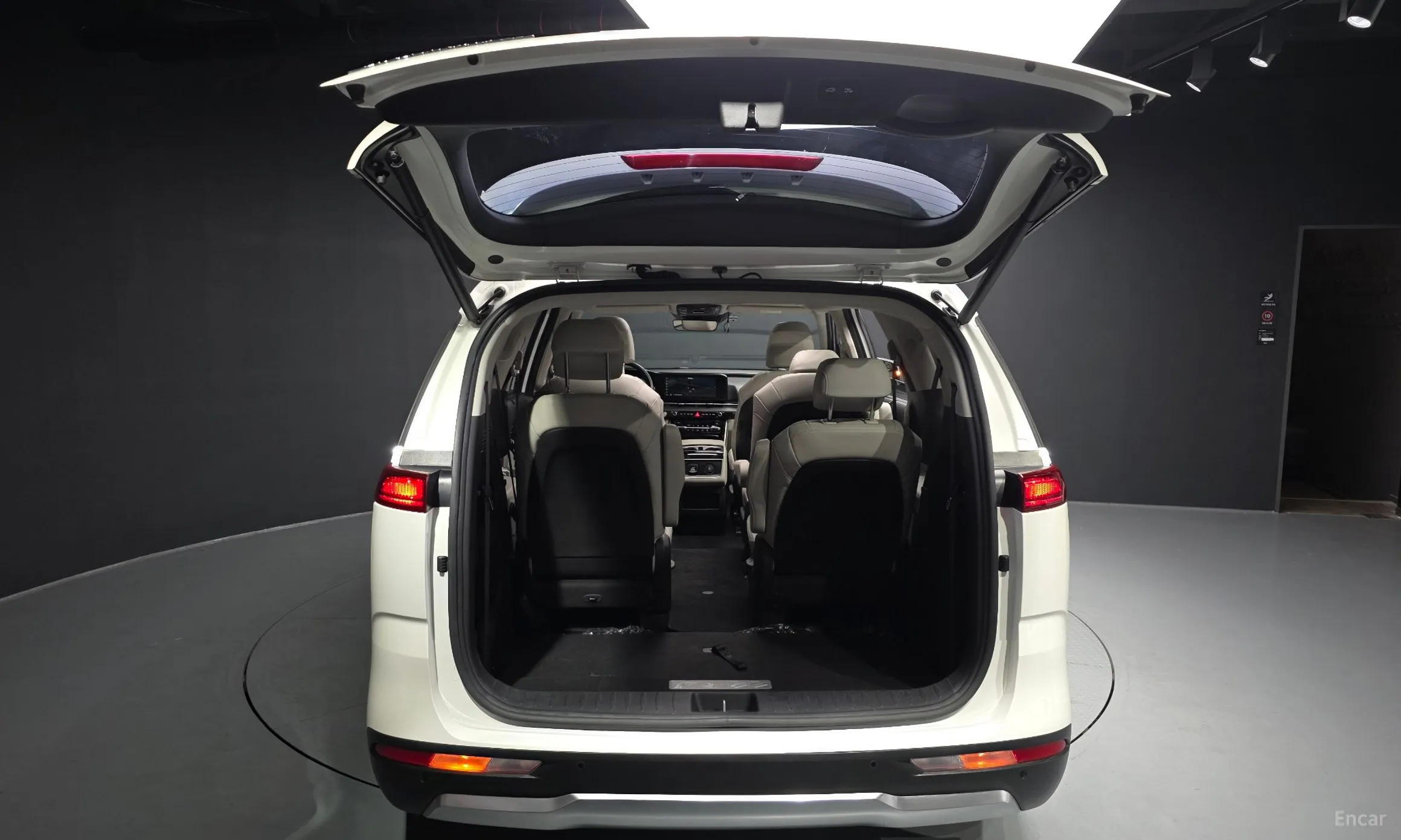 Kia Carnival Gen 4 превью 20