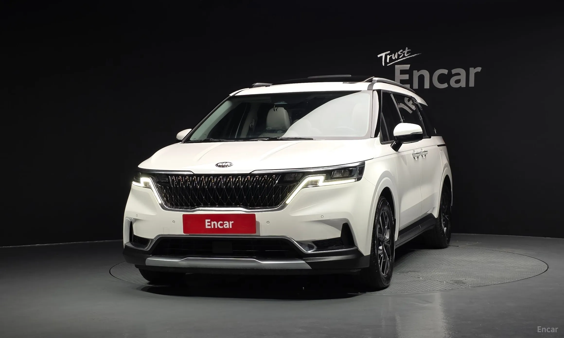 Kia Carnival Gen 4 превью 3