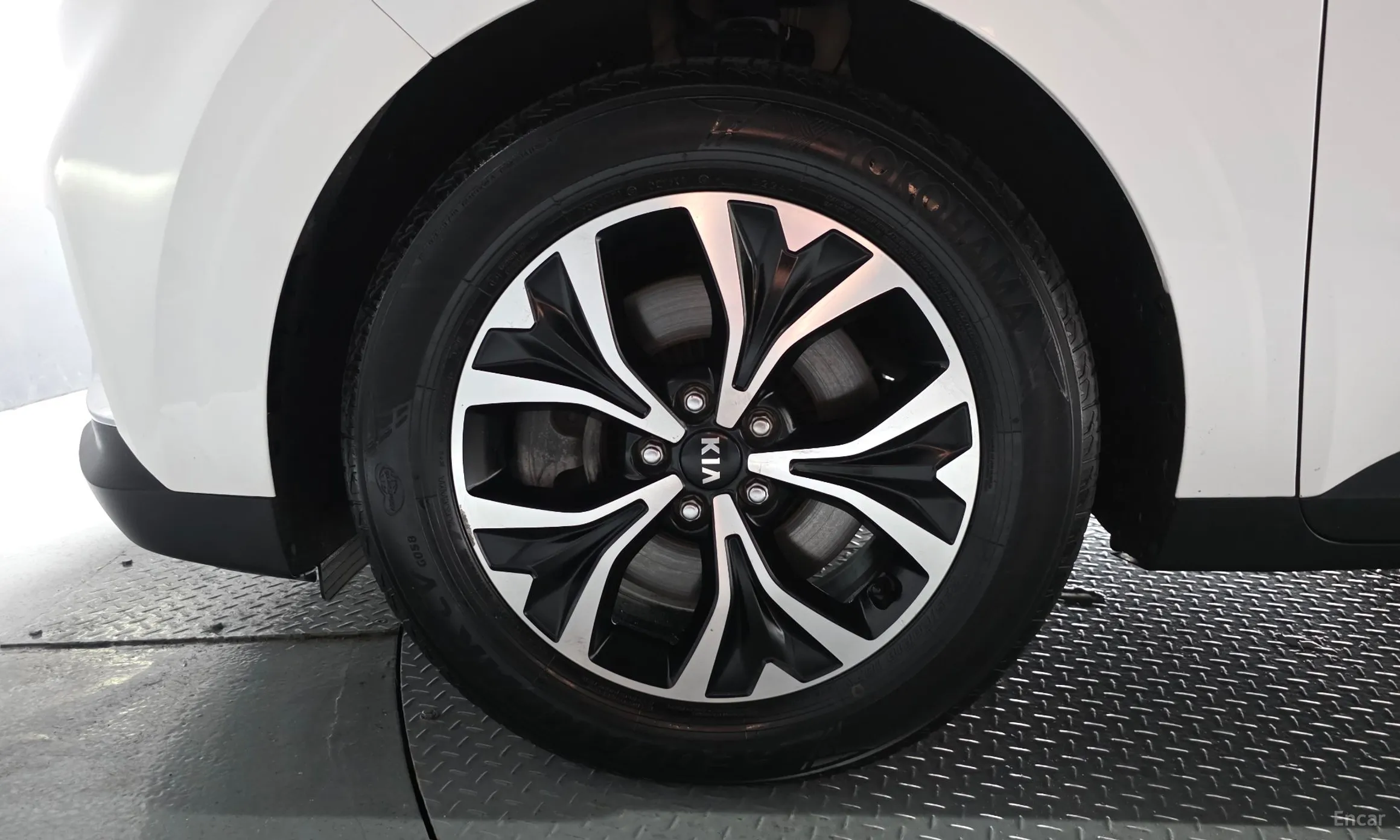 Kia Carnival Gen 4 превью 5
