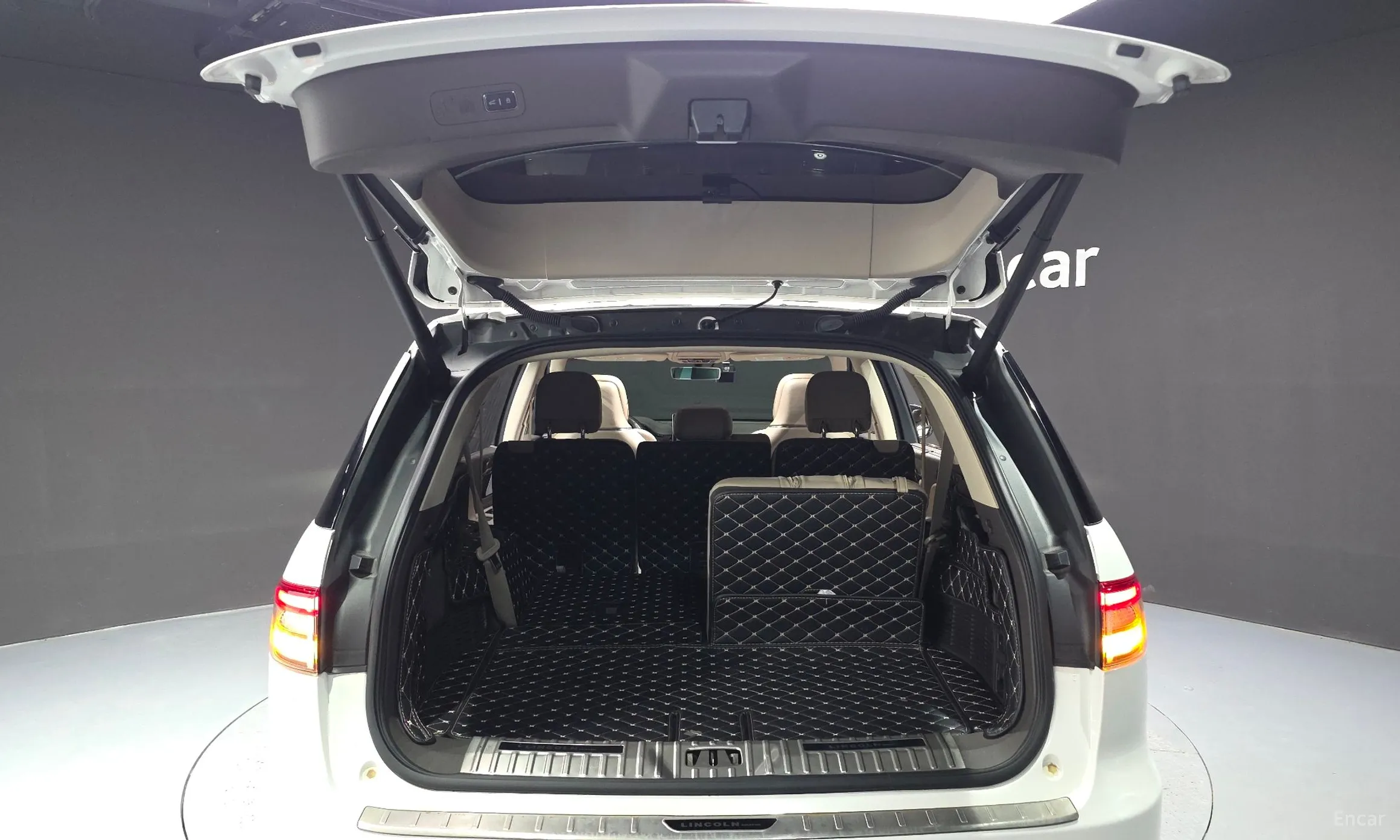 Lincoln Aviator 2nd Generation превью 17