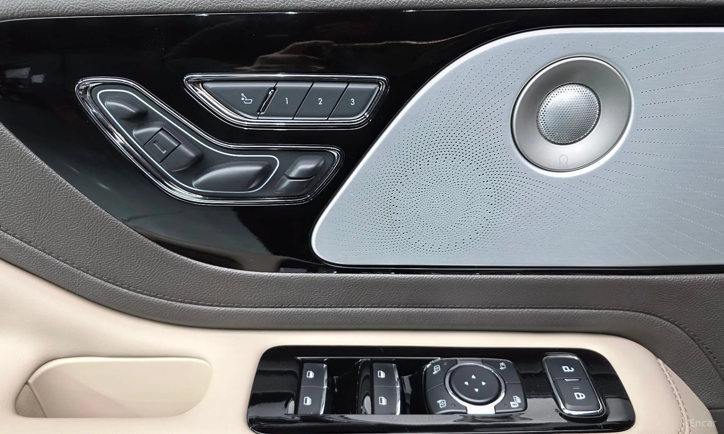 Lincoln Aviator 2nd Generation превью 20