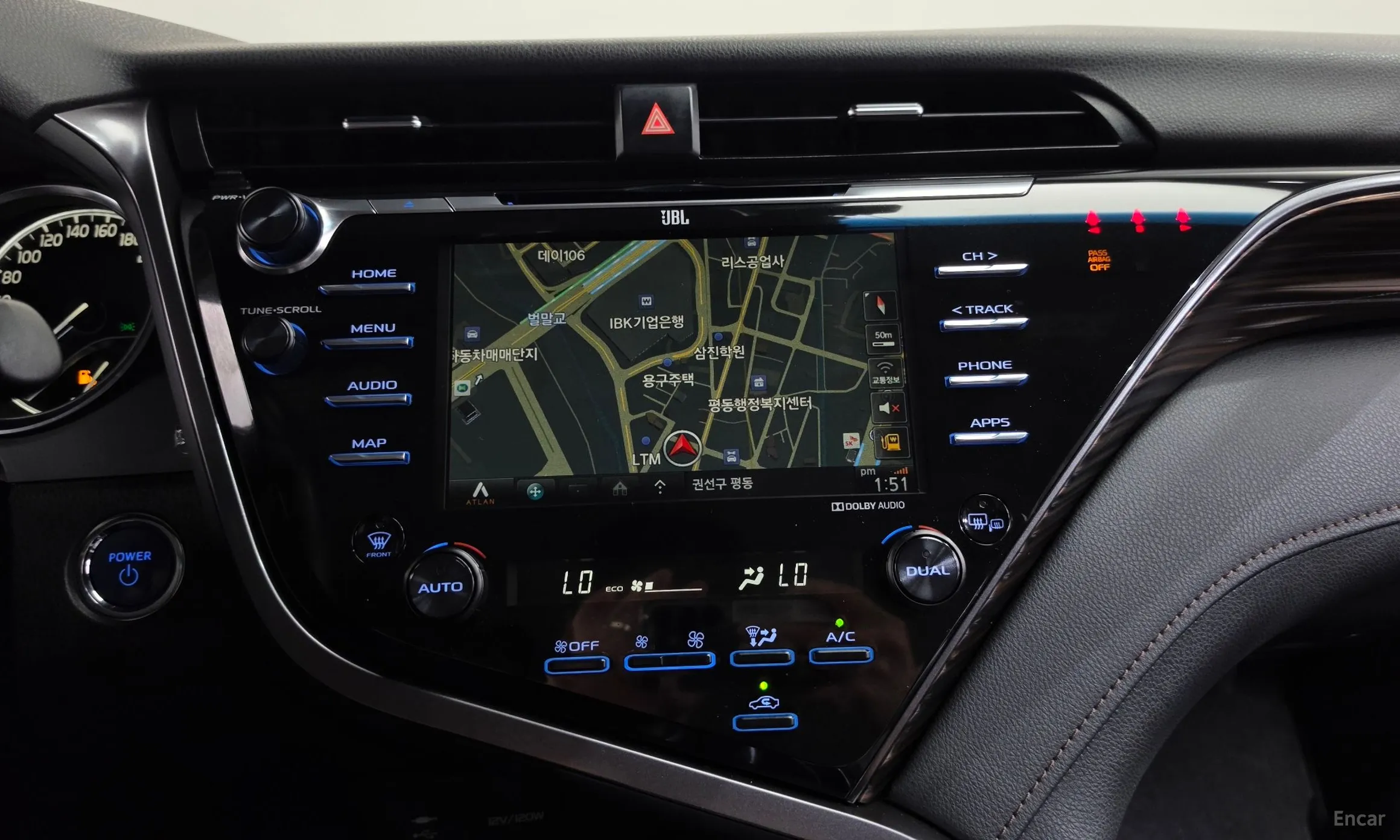 Toyota Camry (XV70) превью 13