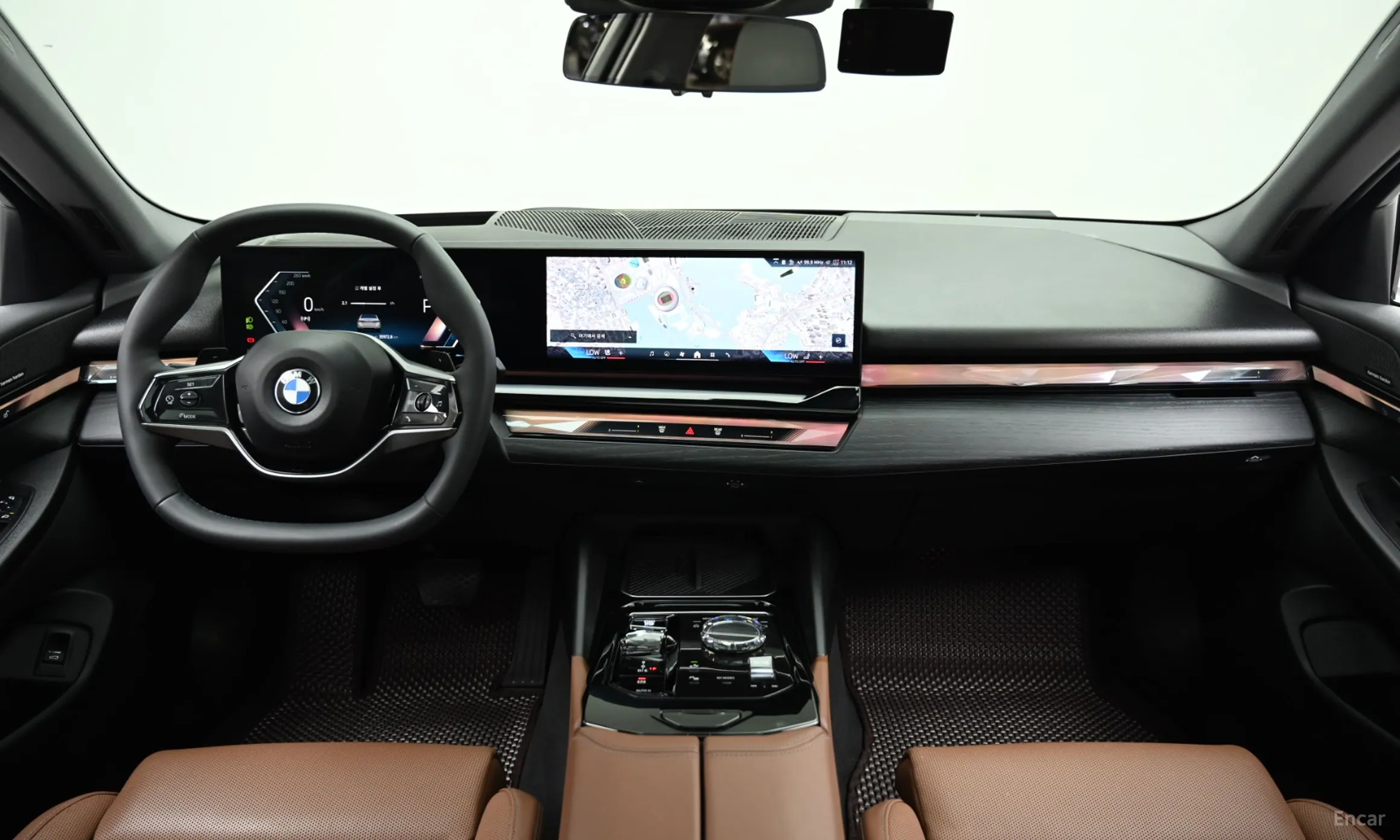 BMW 5 Series (G60) превью 7