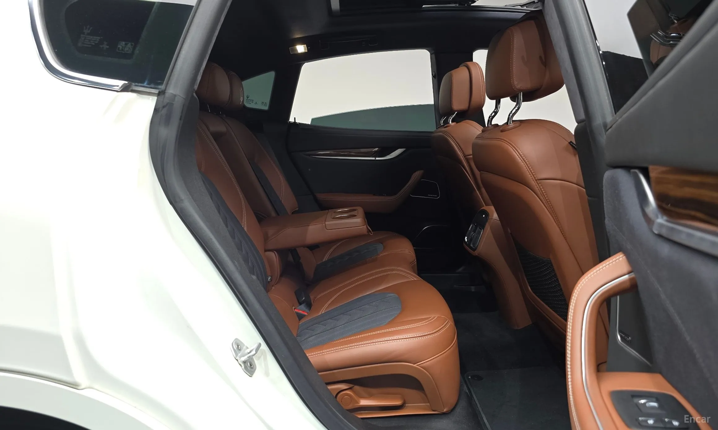 Maserati Levante превью 12