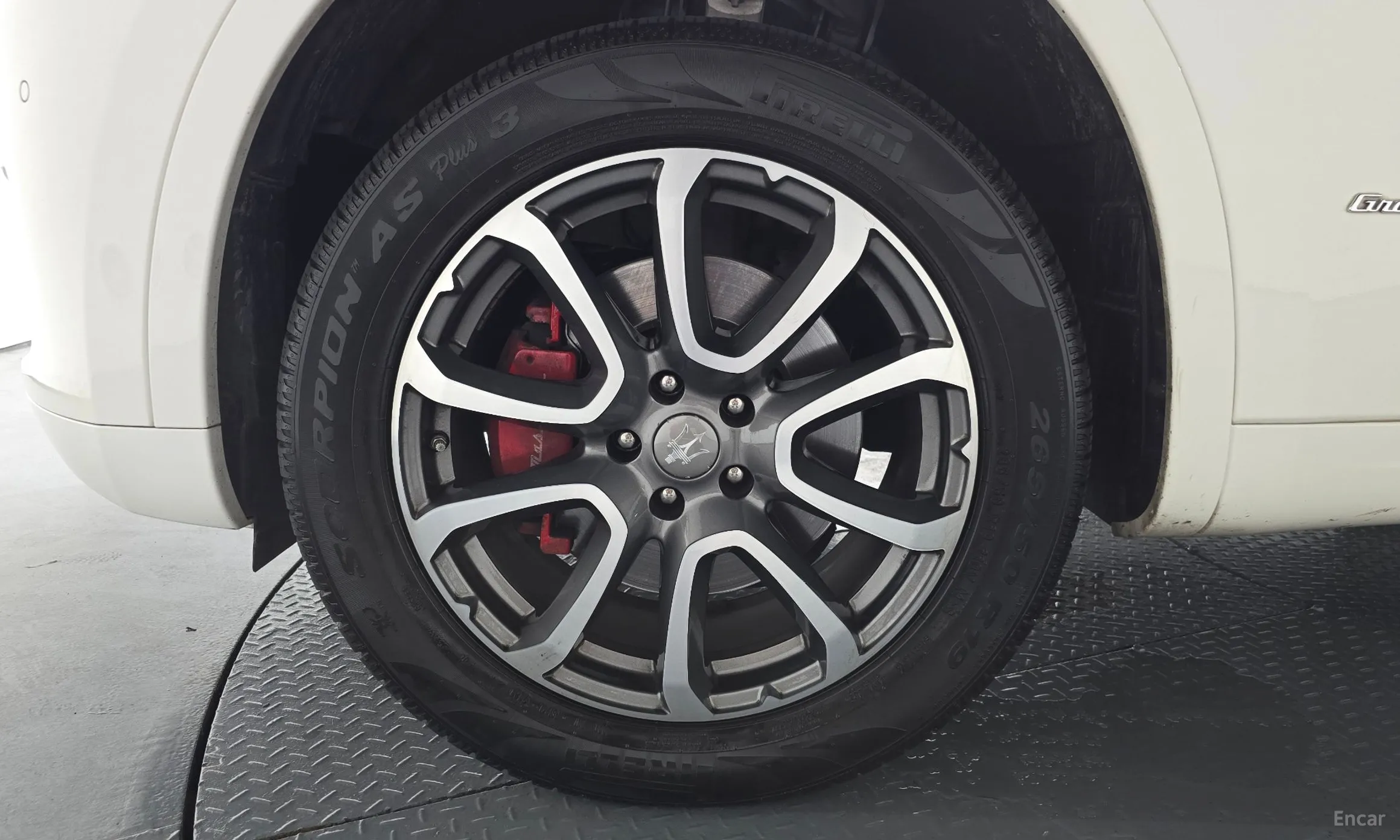 Maserati Levante превью 5