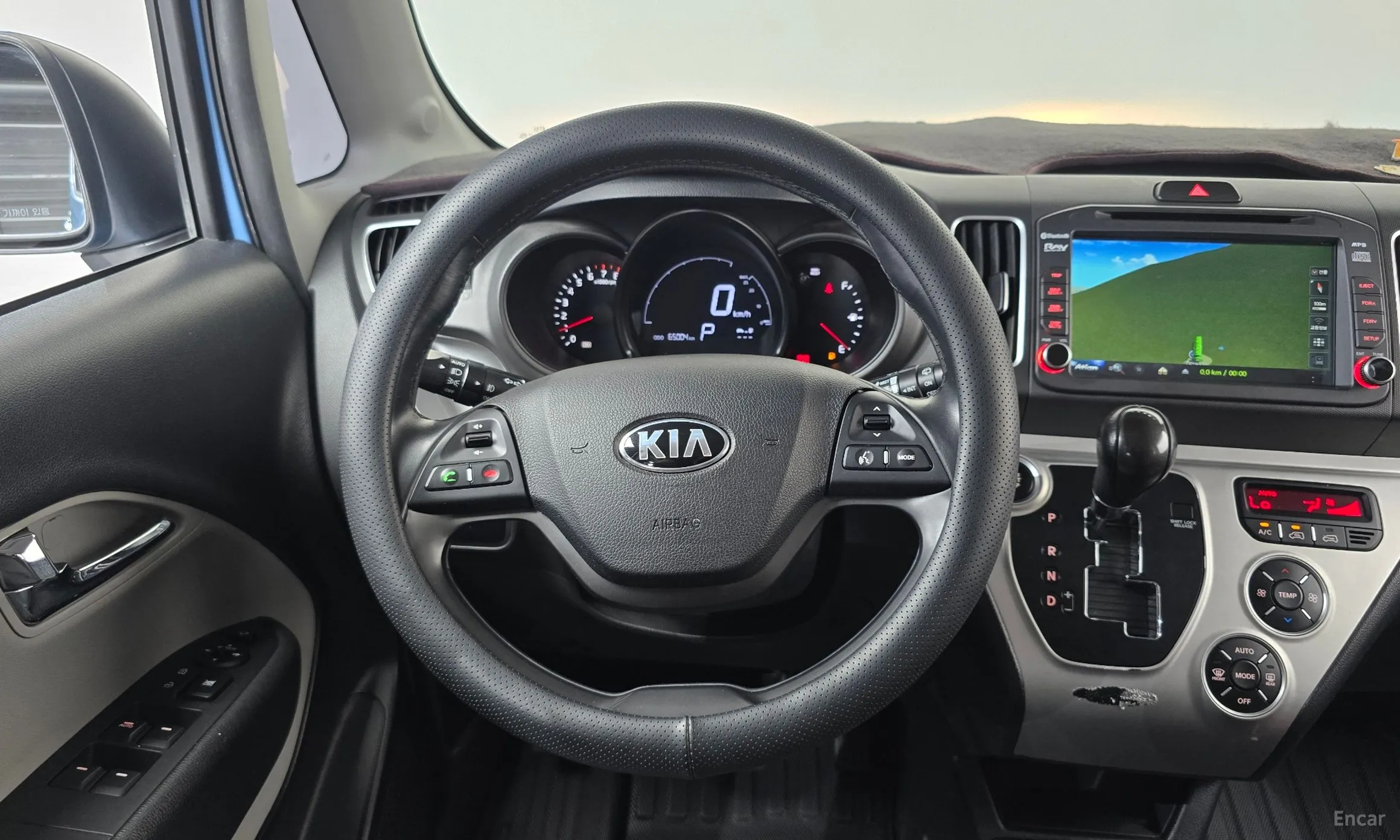 Kia Ray превью 13