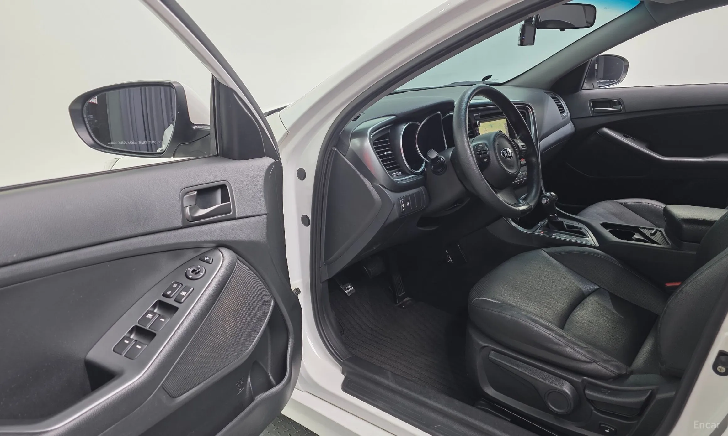 Kia K5 превью 11
