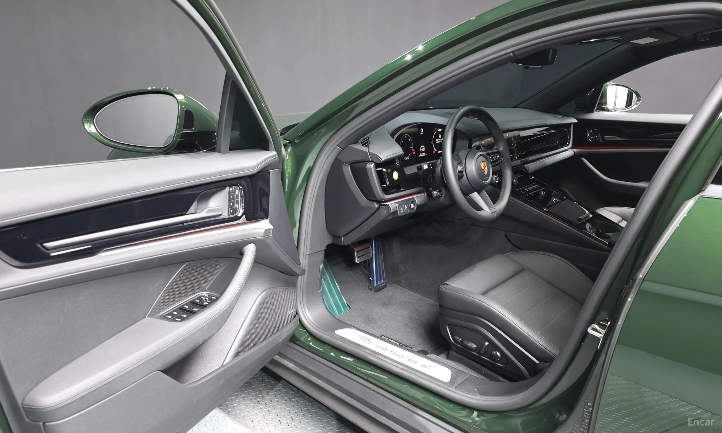 Porsche Panamera (976) превью 10